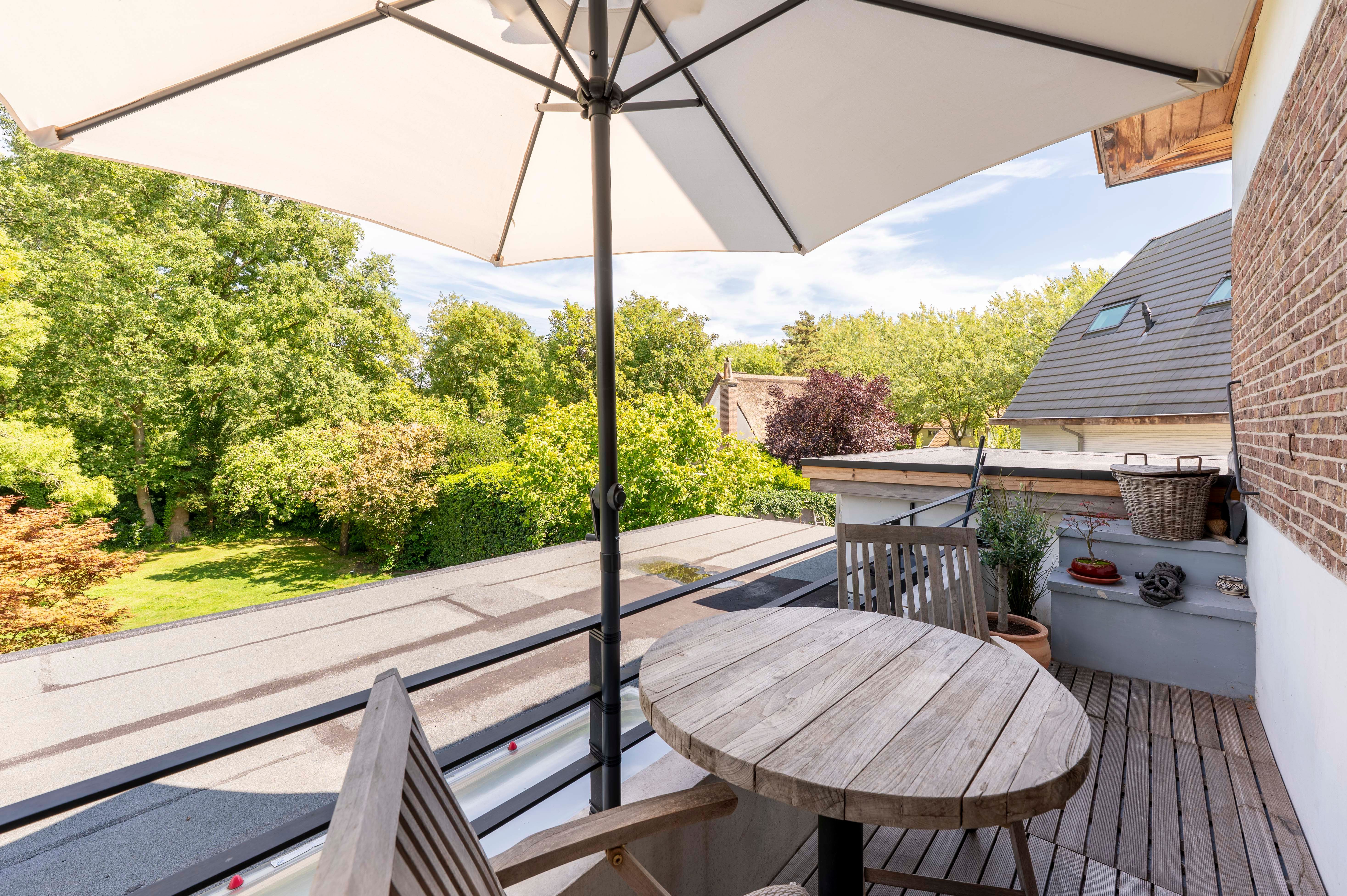 Exclusief en karaktervol appartement mét terras te huur in Brasschaat! foto 12