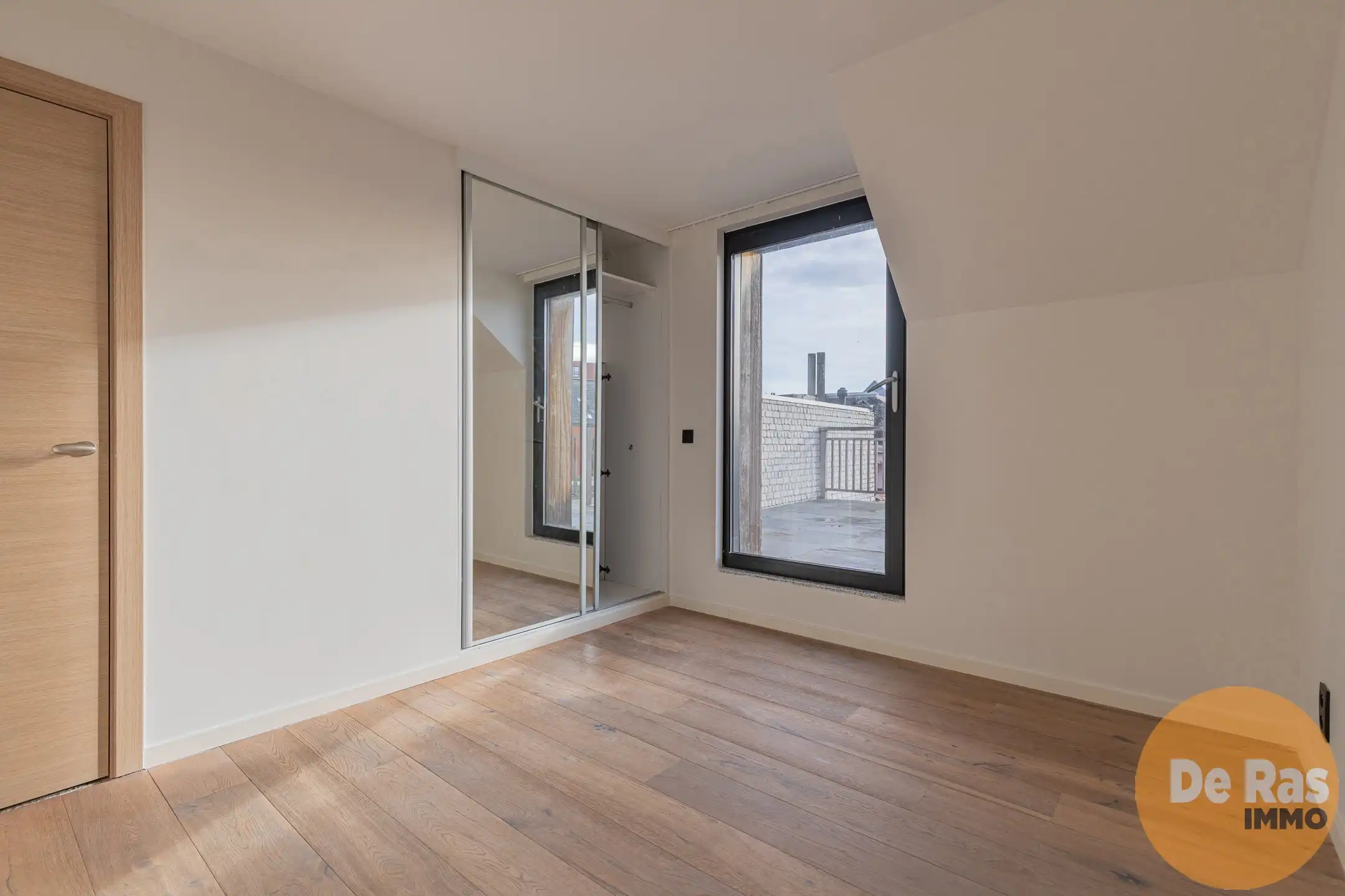 AALST - Kantoorruimte met vernieuwd appartement in centrum foto 18