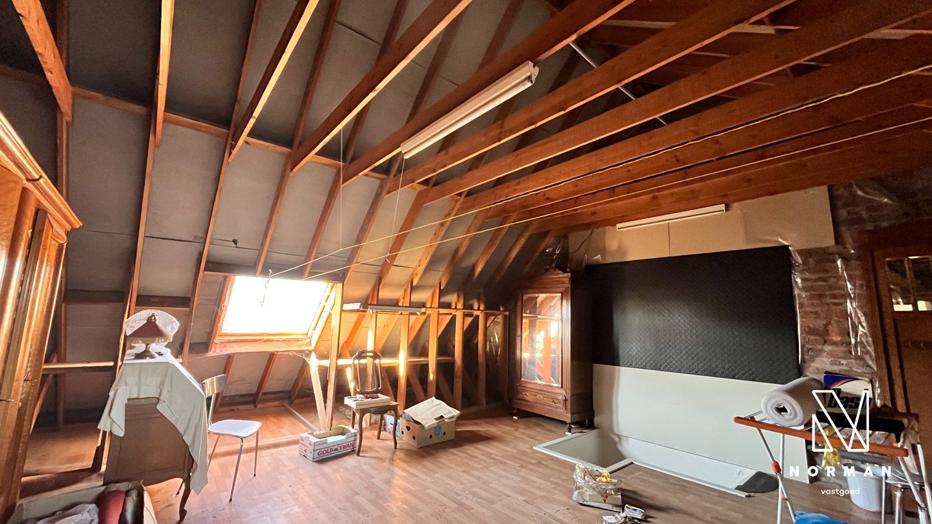 Ruime centrumwoning met 4 slaapkamers, veranda, zij-ingang en stadstuin foto 20