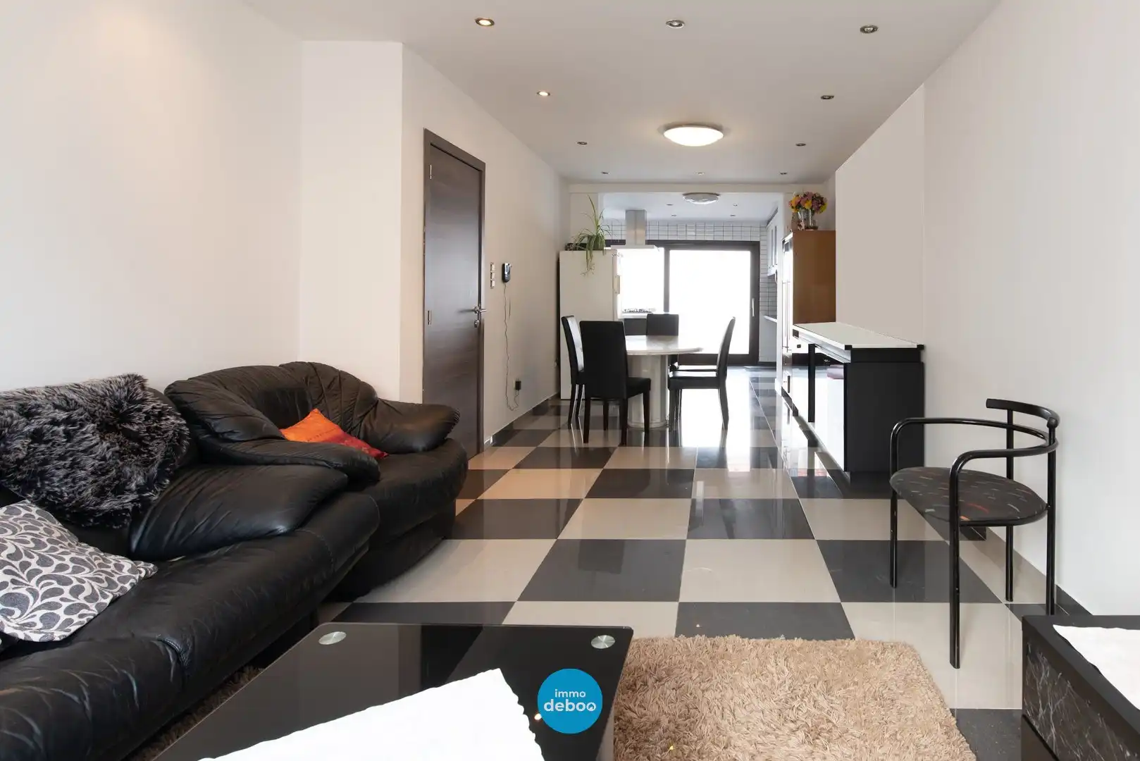 Ruime instapklare woning vlakbij zee foto 2