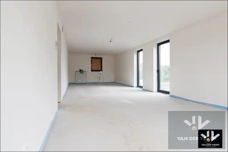 Ruim nieuwbouwappartement met 2 slaapkamers en riant terras op een goed bereikbare locatie! foto 5
