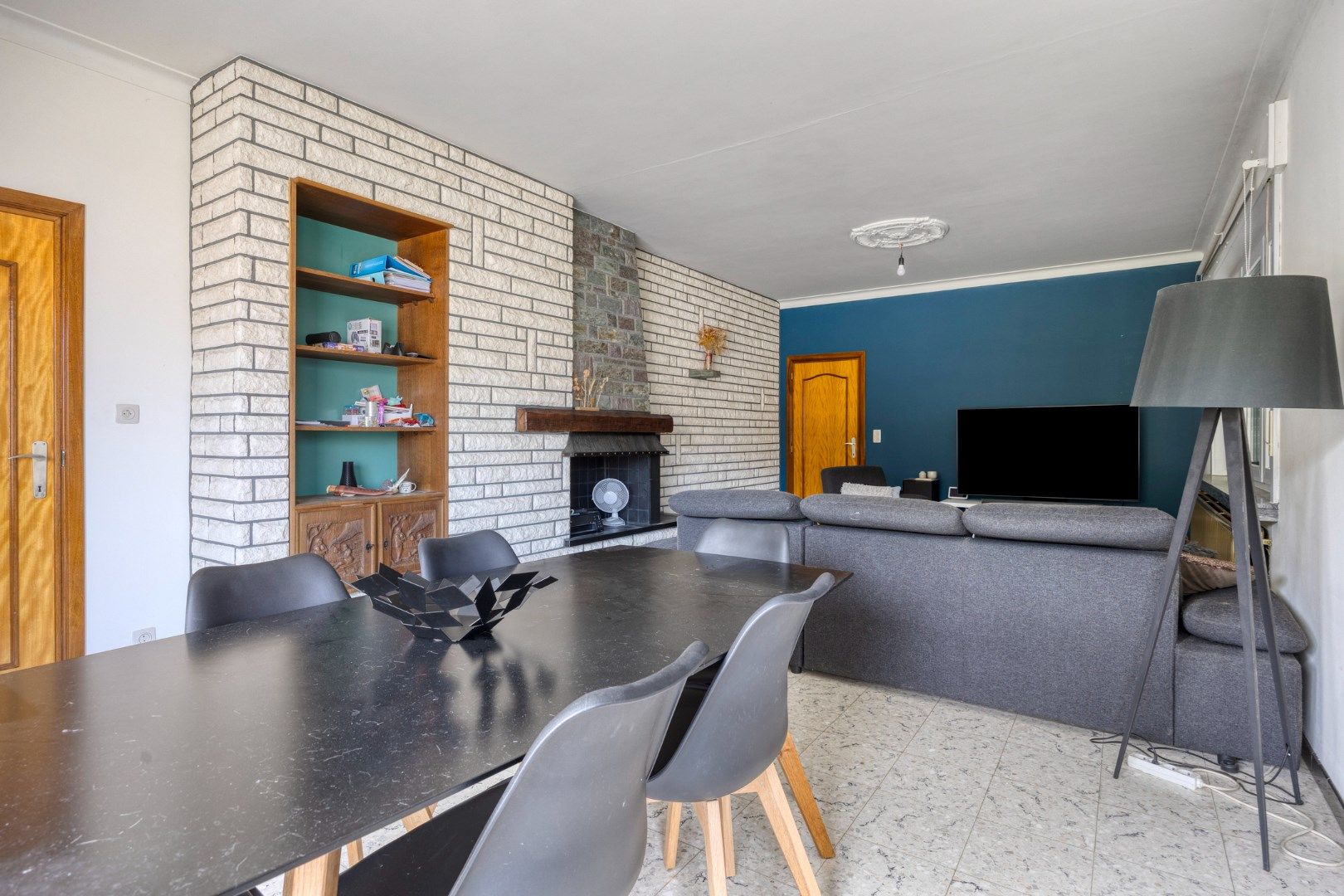 Te renoveren vrijstaande woning met 3 slaapkamers op 695 m² te OLV Olen ! foto 2