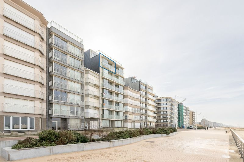 Exclusief appartement met frontaal zeezicht op de Zeedijk in Koksijde. foto 2