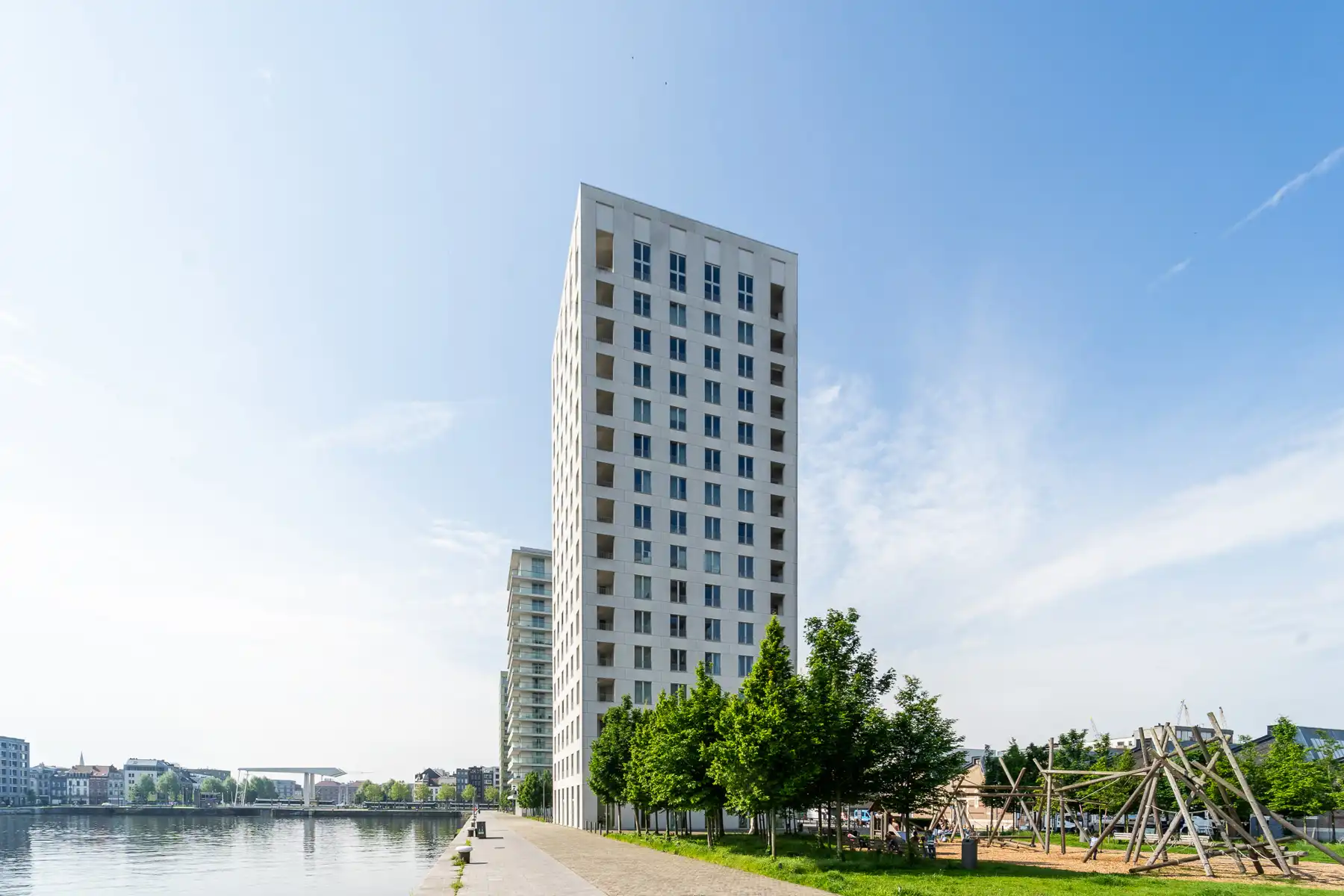 Gemeubeld appartement met 2slpks op 12e verdiep, 't Eilandje foto 10