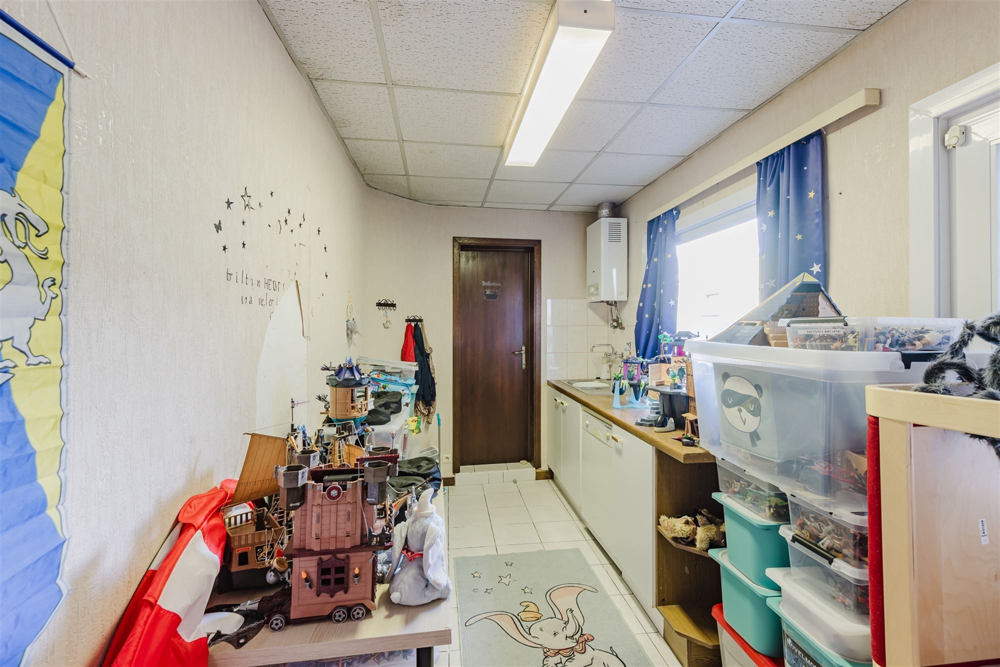 Bijzonder ruime woning met tuin en garage foto 7