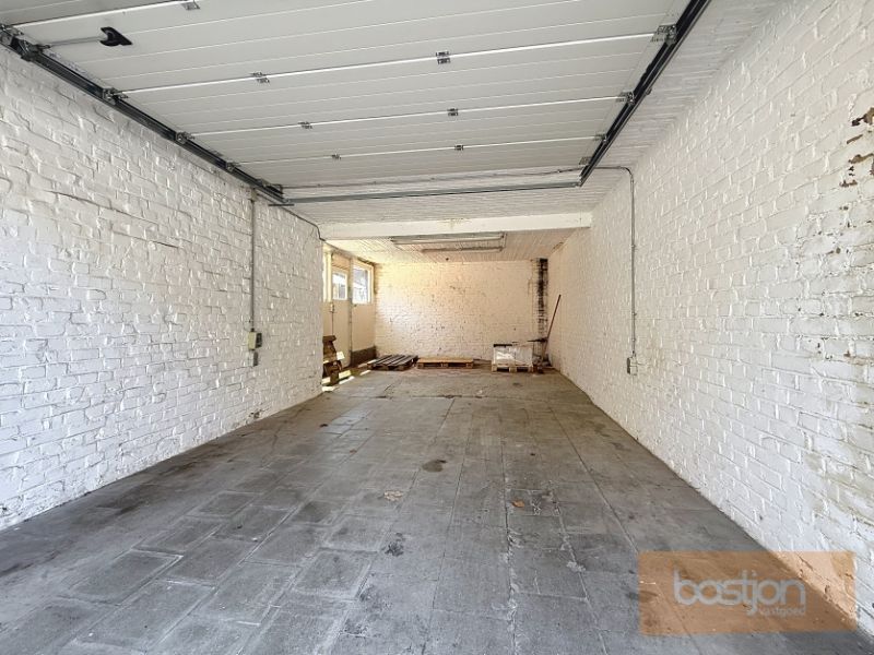 🏡 Te Huur in het Hart van Zwevegem – Handelspand met Woonst en Garage! foto 16