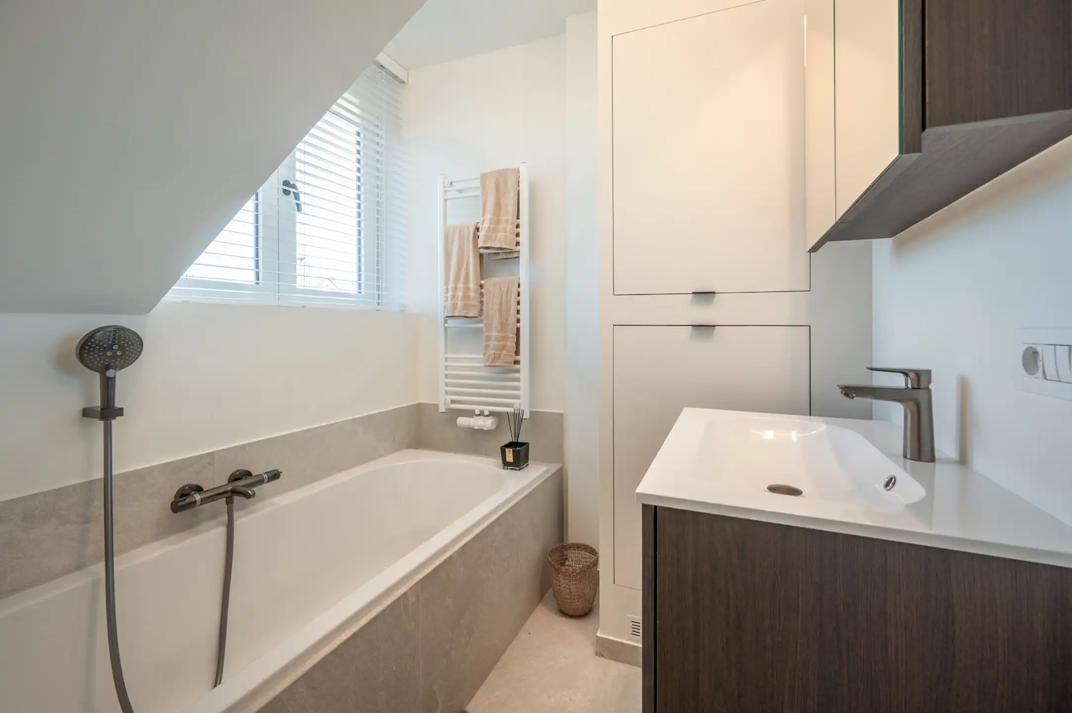 Gerenoveerd appartement in charmante residentie in het Zoute foto 15