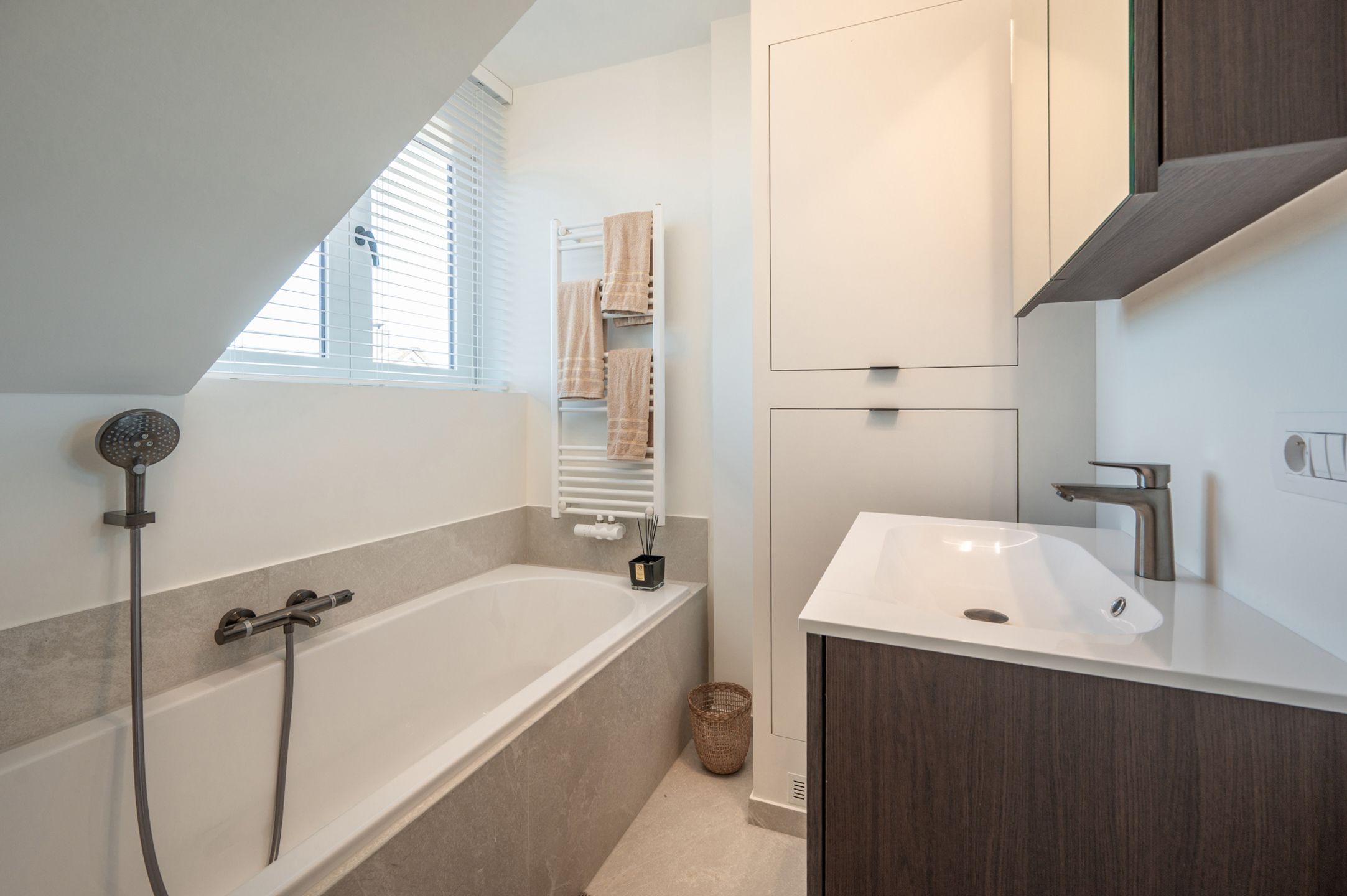 Gerenoveerd appartement in charmante residentie in het Zoute foto 15