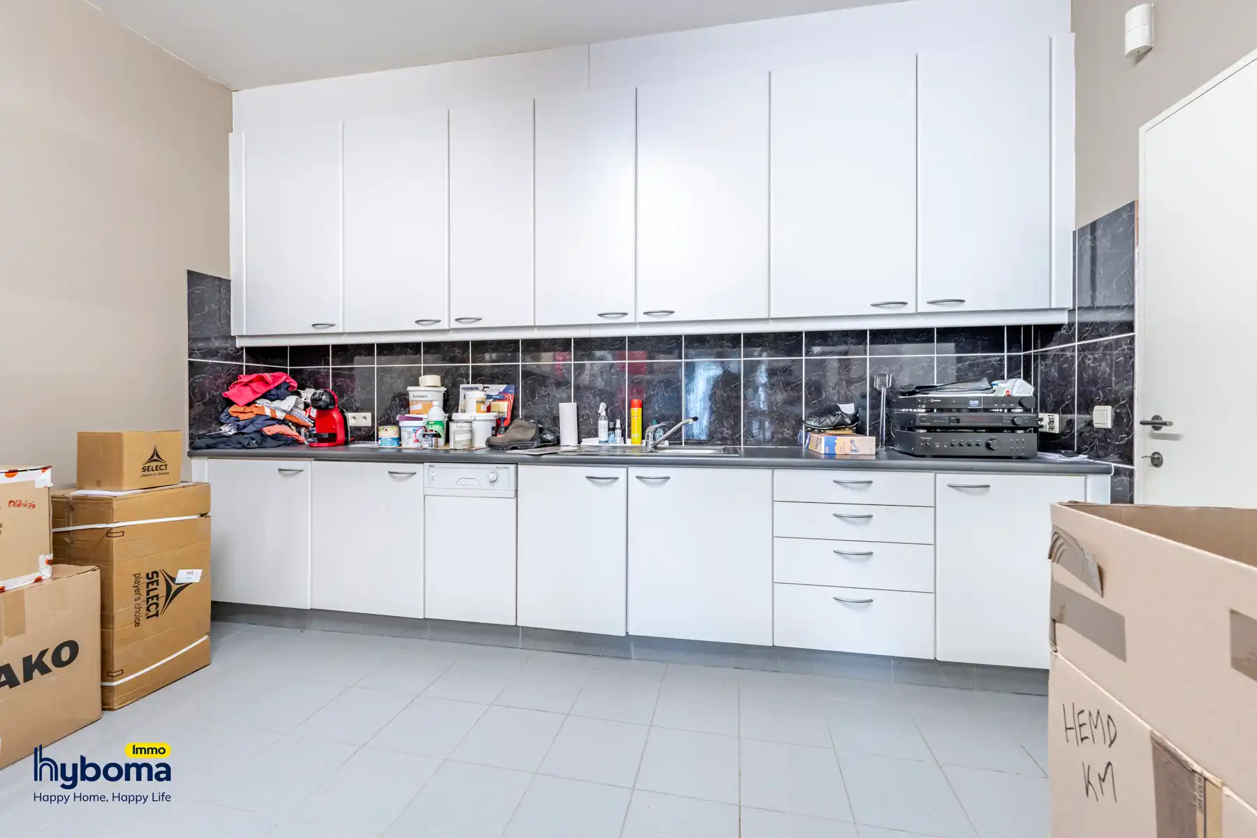 Instapklare woning met handelsruimte in centrum Kortemark foto 17
