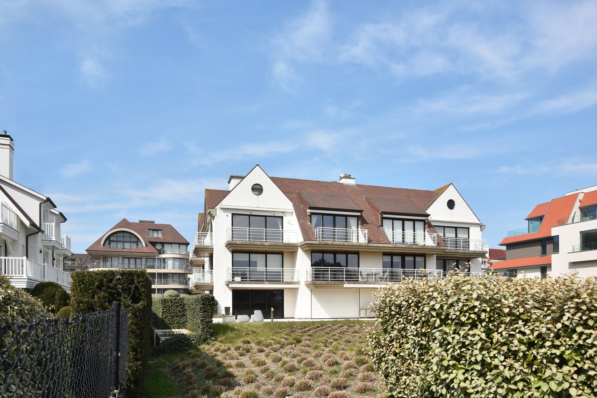 Uniek appartement aan de minigolf van het Zoute in Knokke. foto 1