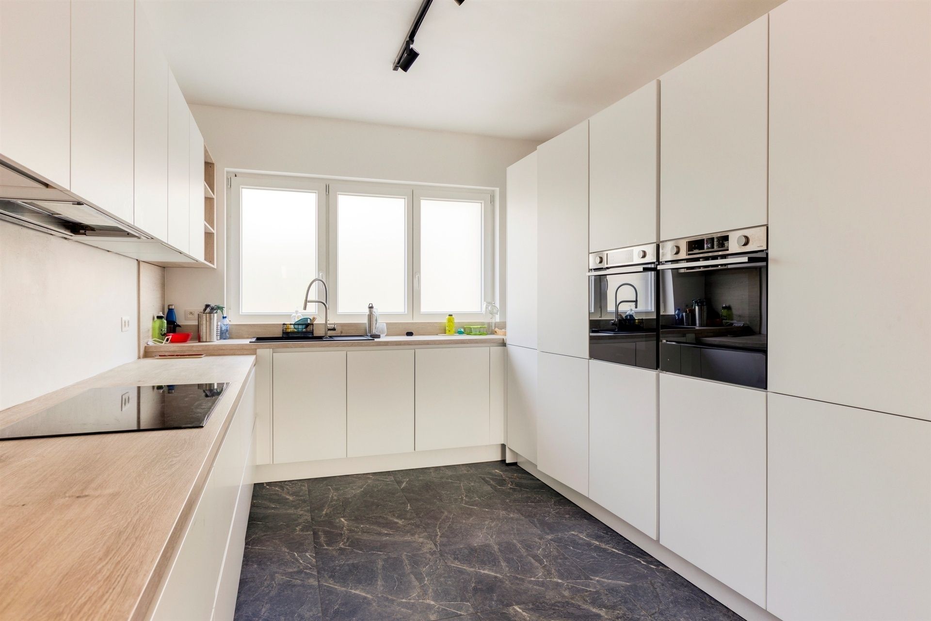 Instapklare, volledig gerenoveerde woning met 3 kamers foto 6