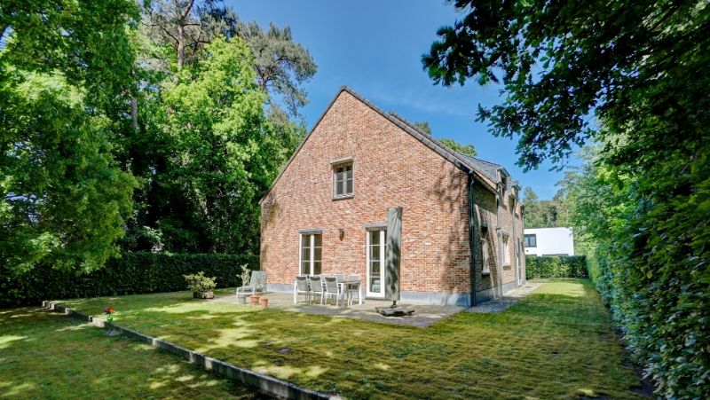 Instapklare villa van 265m² in pastorale stijl op 11 are 93 ca met mooie tuin foto 5