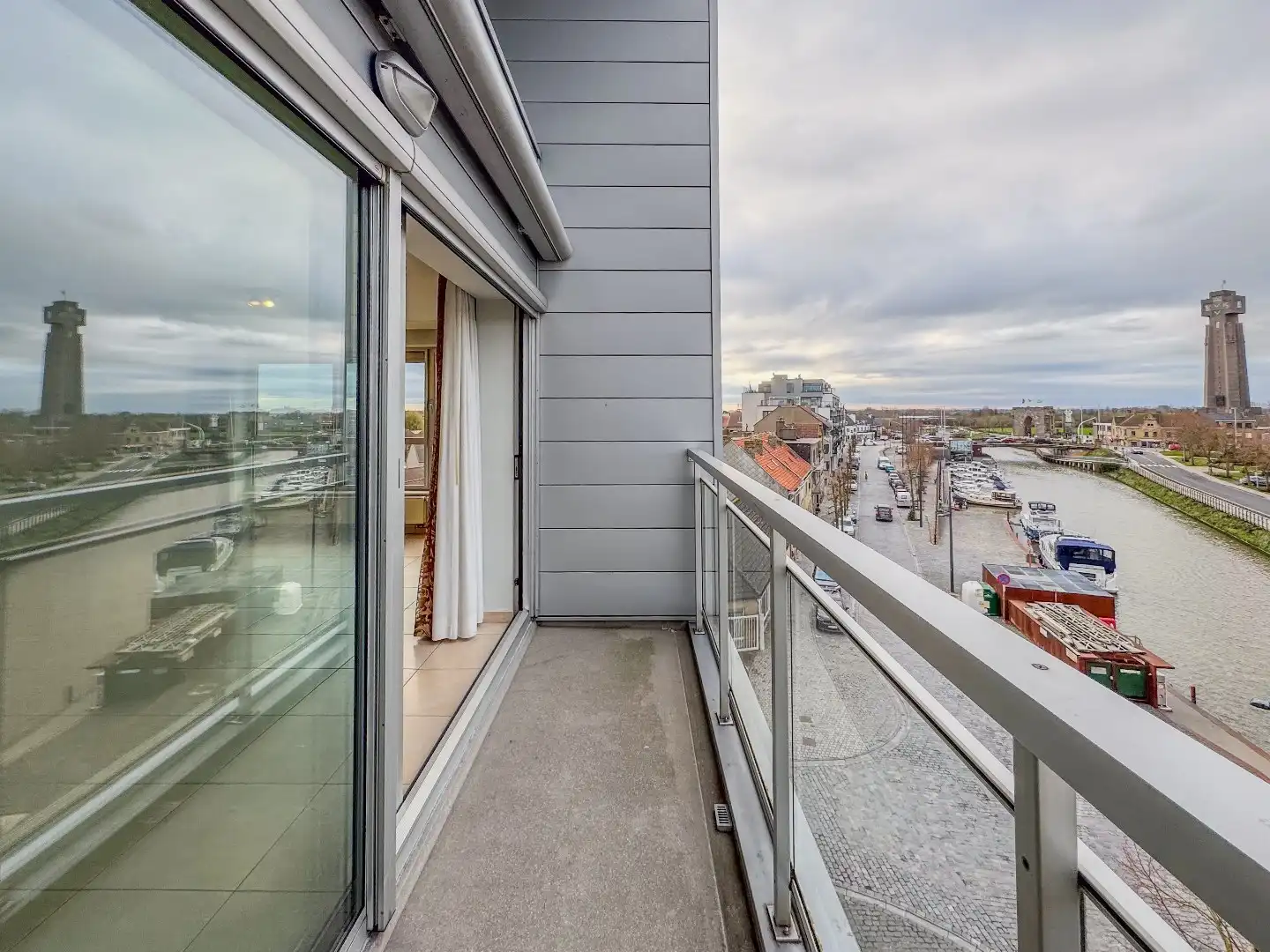 Ruim appartement met 2 slaapkamers en terras met prachtige vergezichten! foto 9