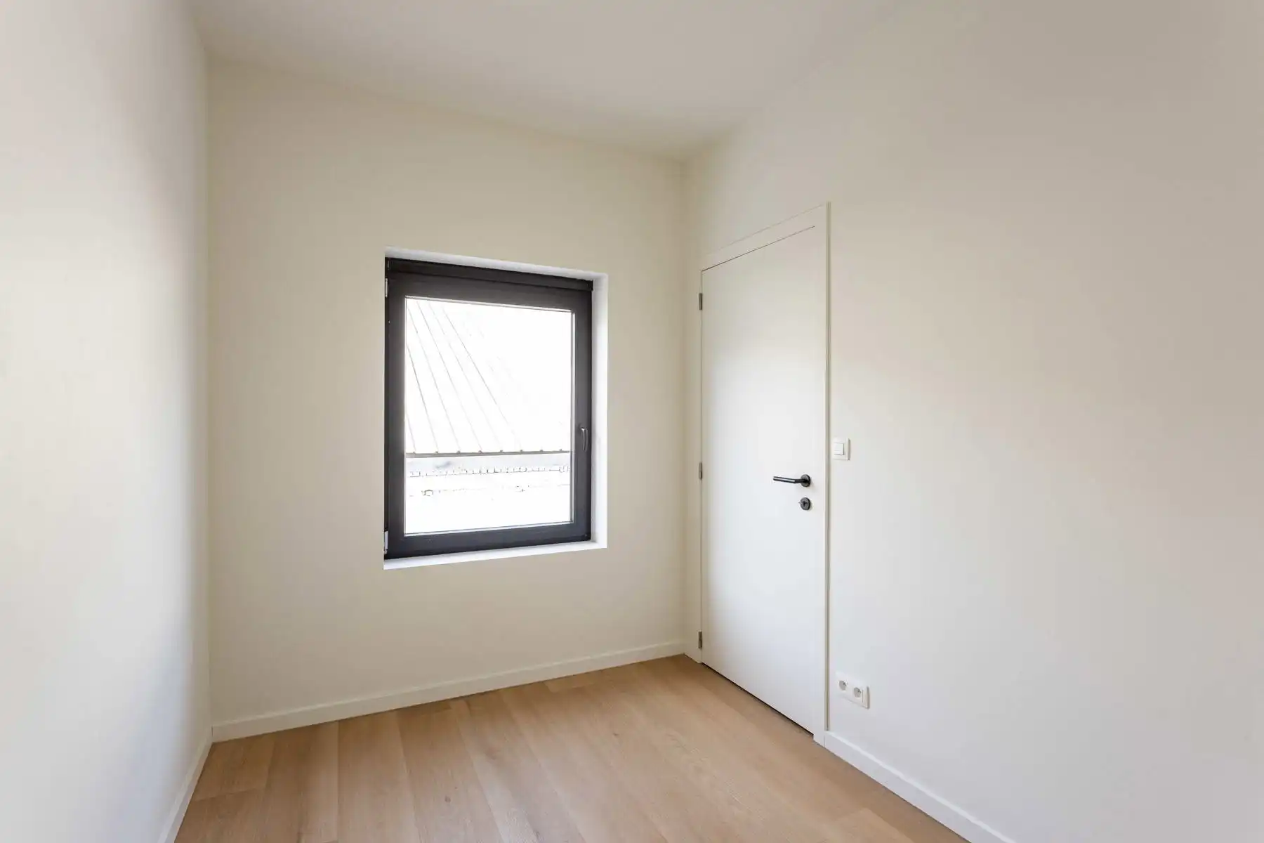 Kwalitatief gerenoveerde woning in centrum Aalst. foto 17