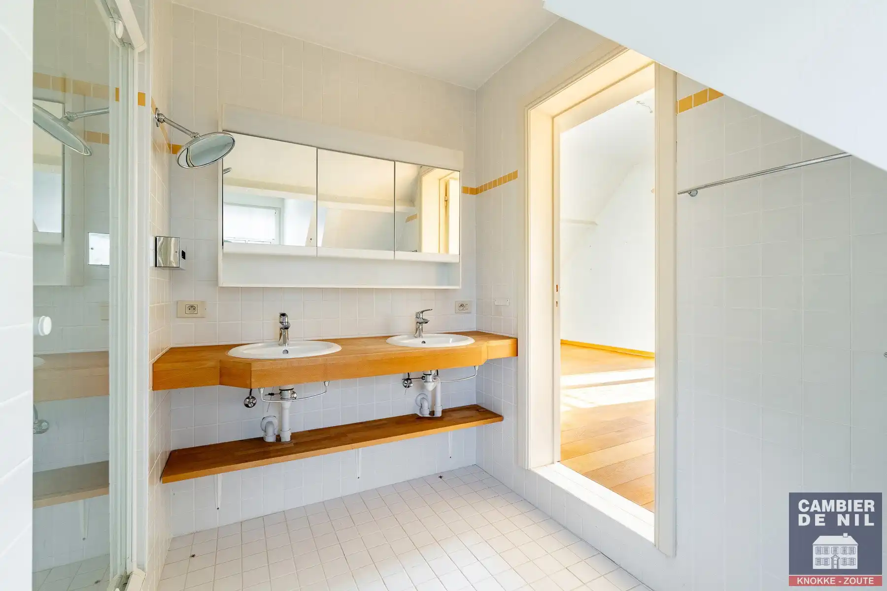 Charmante, ongemeubelde, vrijstaande villa in 2de lijn  in het zoute Zoute nabij de zee & tennis foto 15