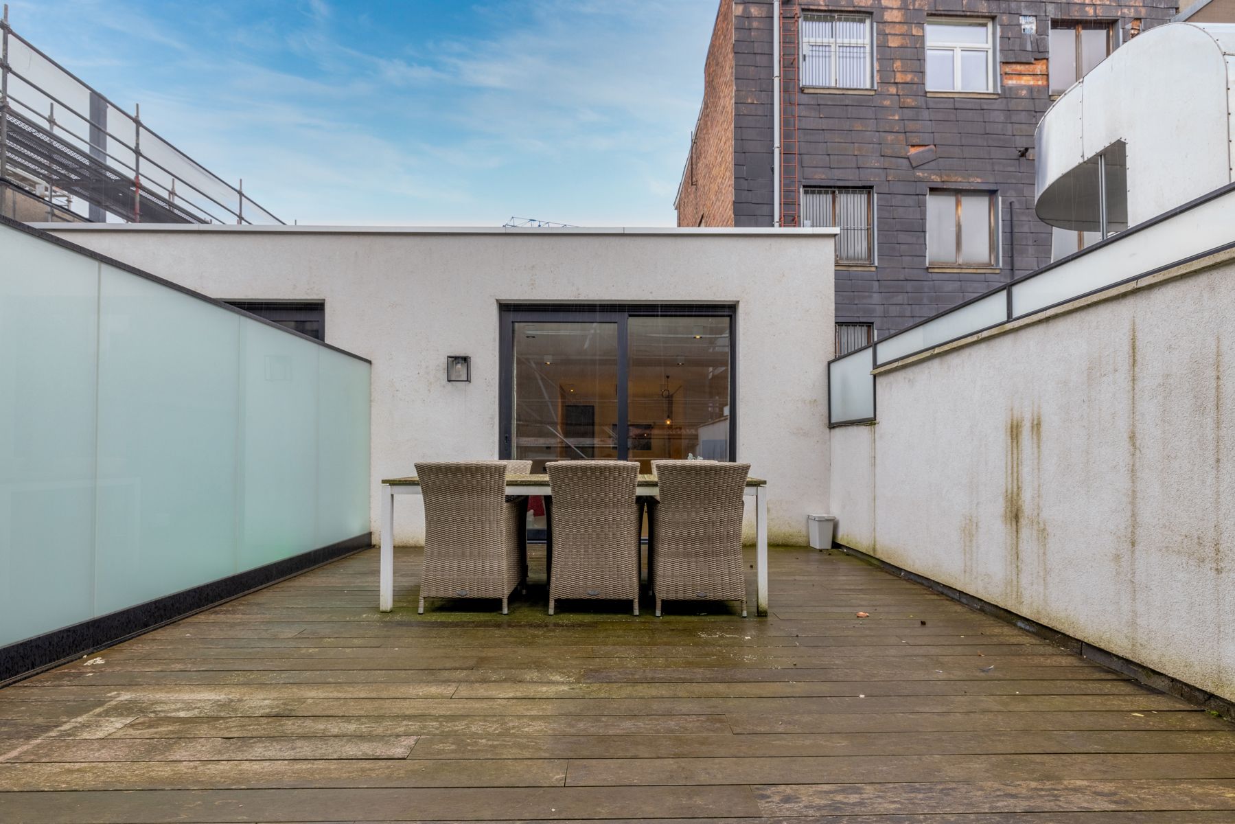 Groot drieslaapkamerappartement met 2 ruime dakterrassen! foto 17