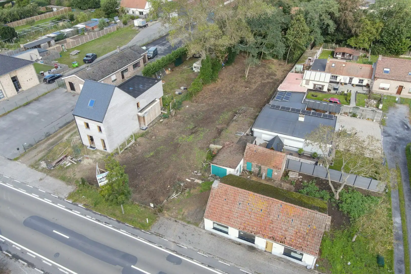 Exclusieve villa op 1.214 m² met bedrijfsruimte op centrale ligging te Oudenburg foto 5