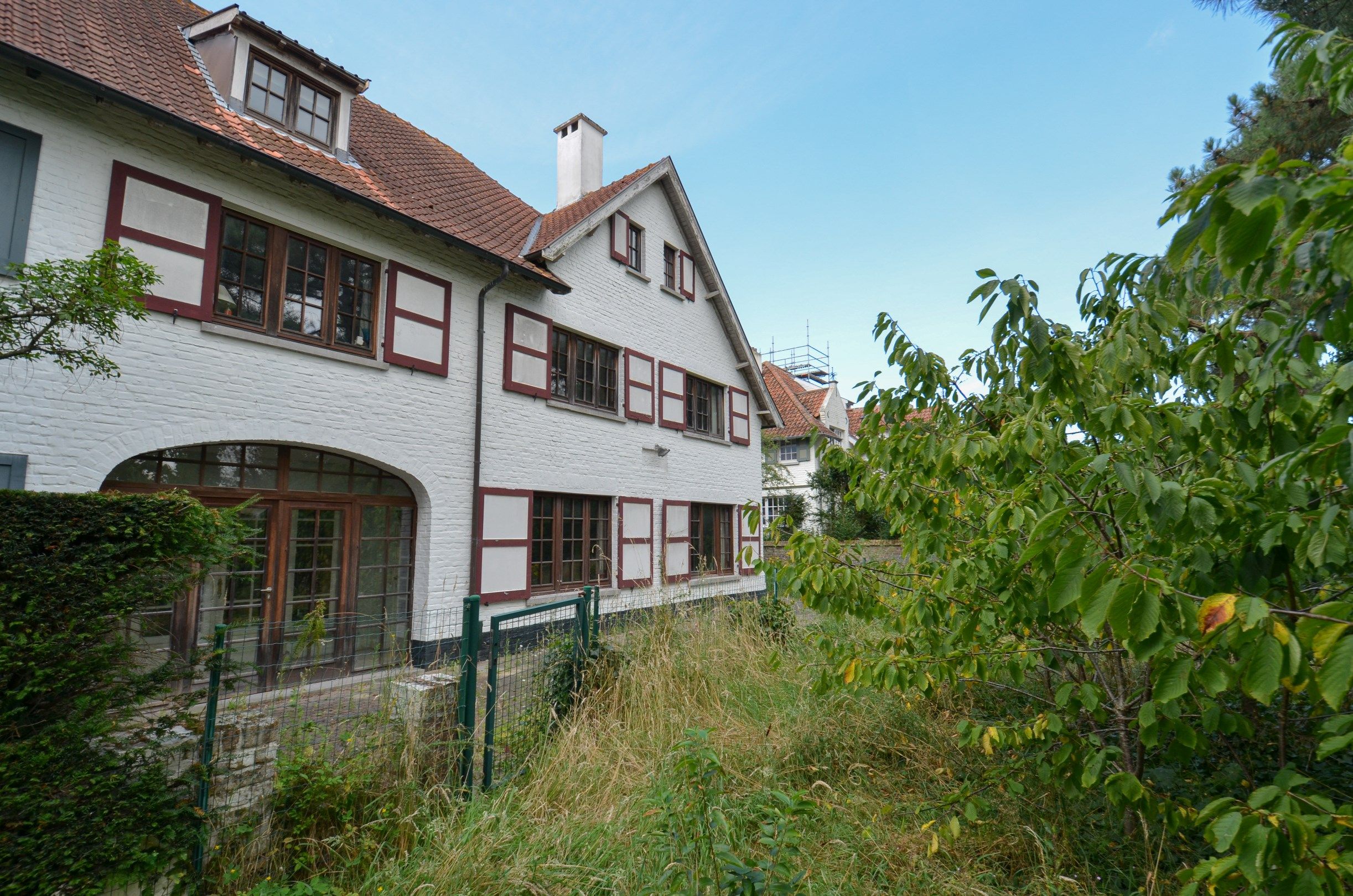 Te renoveren koppelvilla, met uitzicht op de Royal Zoute Golf Club. foto 5