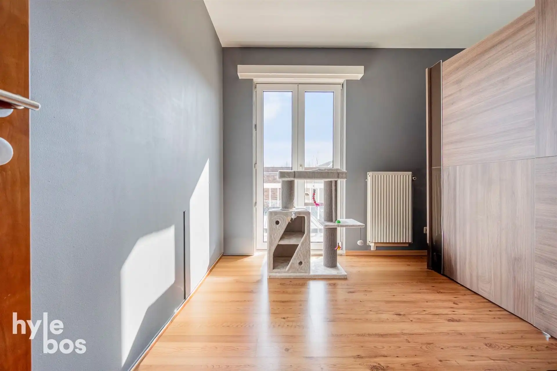 Ruim en centraal gelegen appartement met garage foto 17