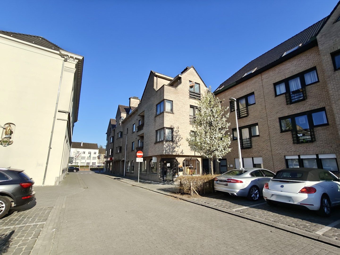 ()=>{if(producerUpdateValueVersion(node),producerAccessed(node),node.value===ERRORED)throw node.error;return node.value} Sint-Laurentiusplein 8 -/3 - 9160 Lokeren