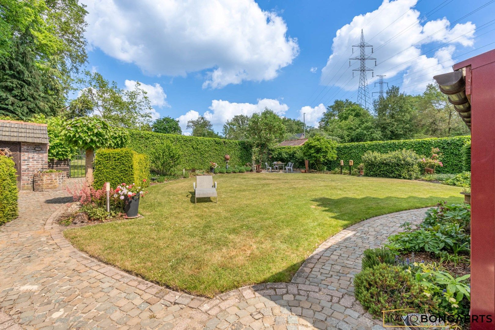 Zeer ruime woning op een leuke locatie te Bret-Gelieren. foto 7
