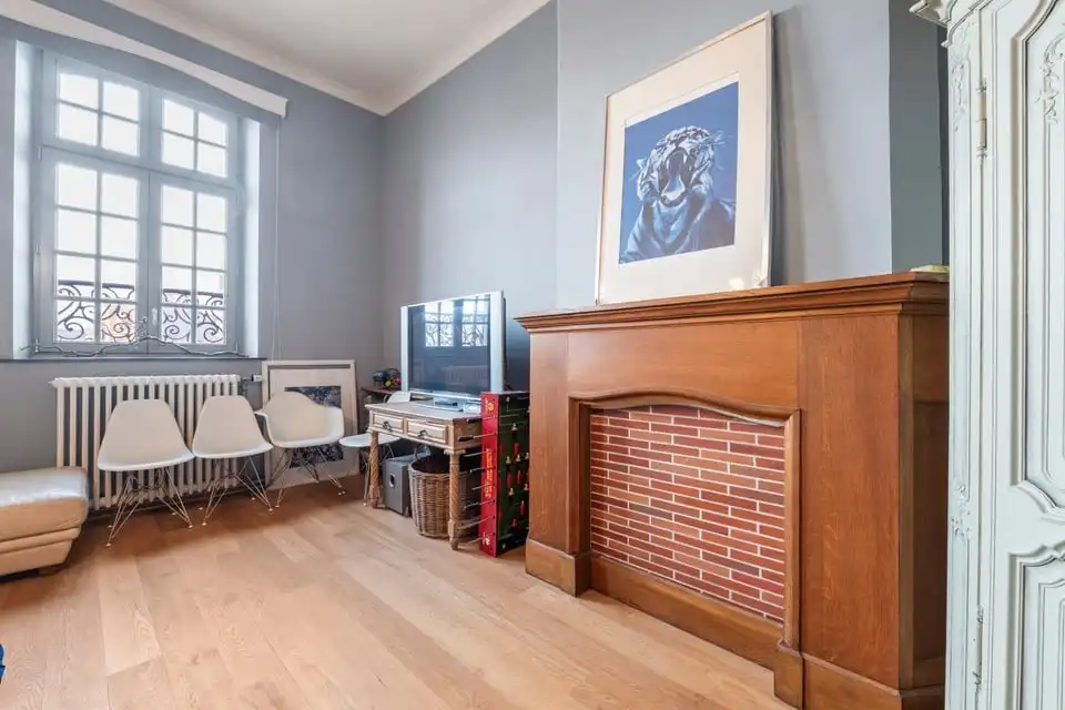 ICONISCH HANDELSPAND MET LUXUEUZE WOONST OP DE GROTE MARKT VAN SINT-TRUIDEN foto 14