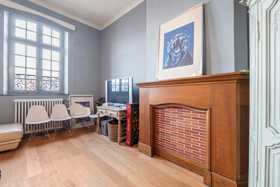 ICONISCH HANDELSPAND MET LUXUEUZE WOONST OP DE GROTE MARKT VAN SINT-TRUIDEN foto 14