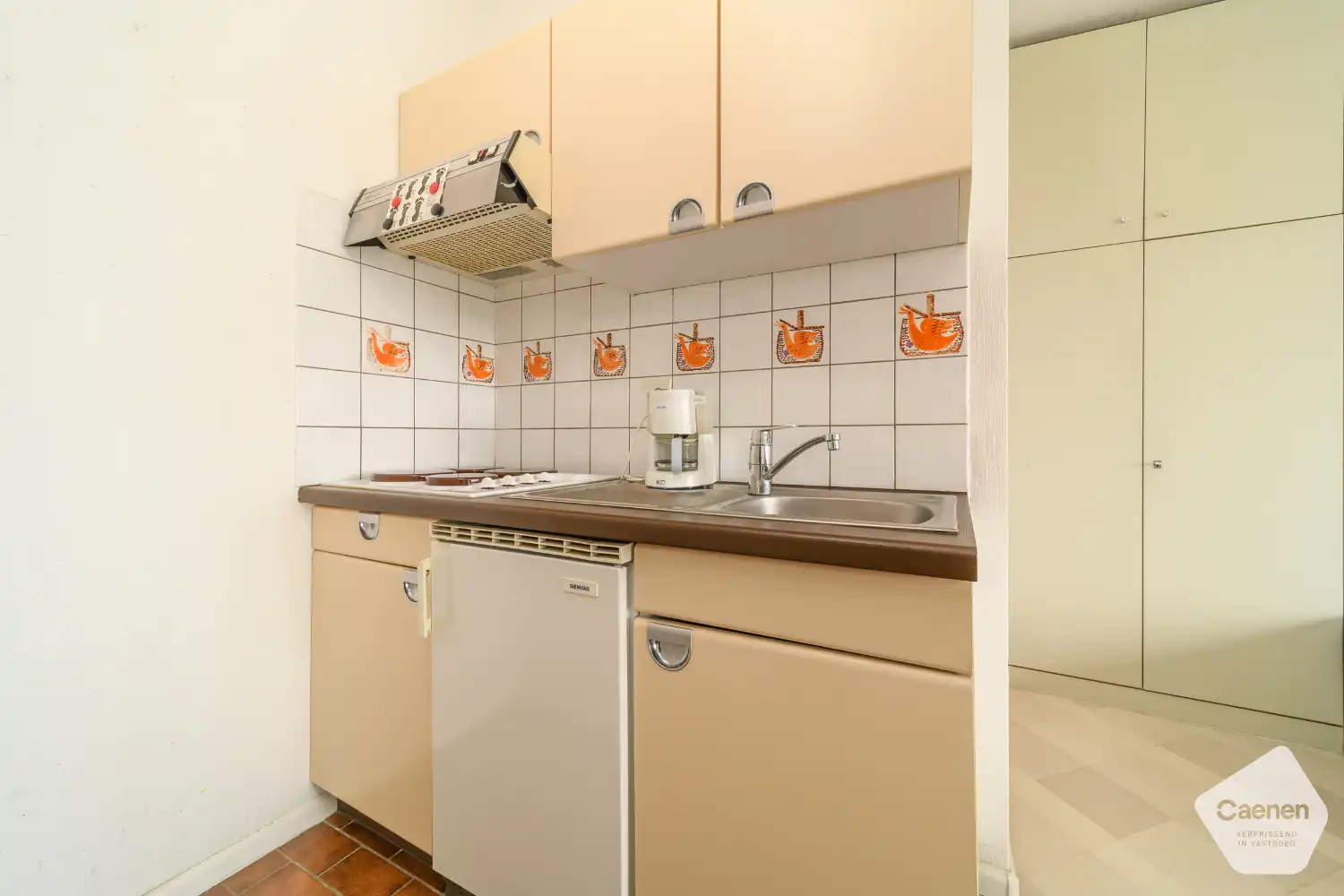 Te renoveren of op te frissen studio met zonnig terras en staanplaats inbegrepen foto 6