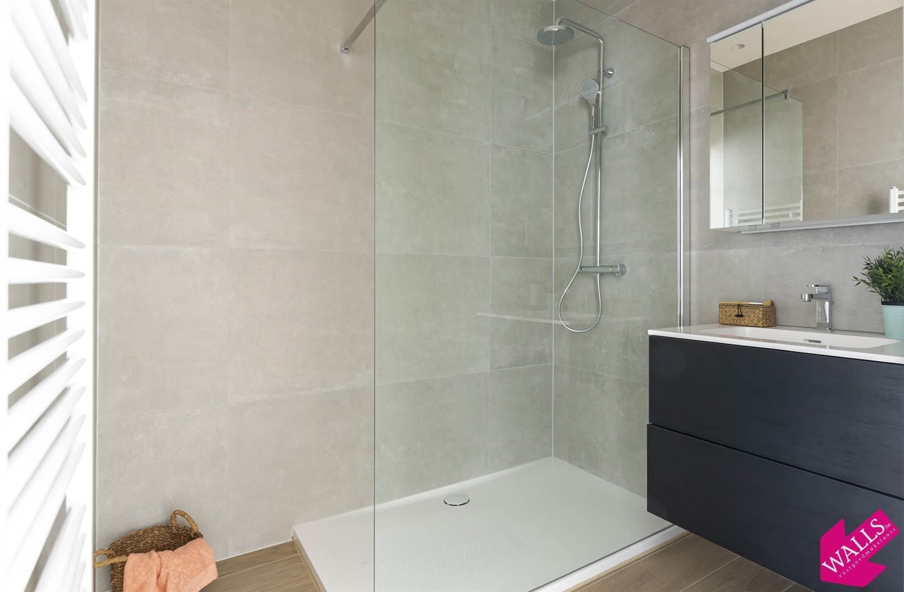 Luxueus gerenoveerd appartement op topligging foto 7