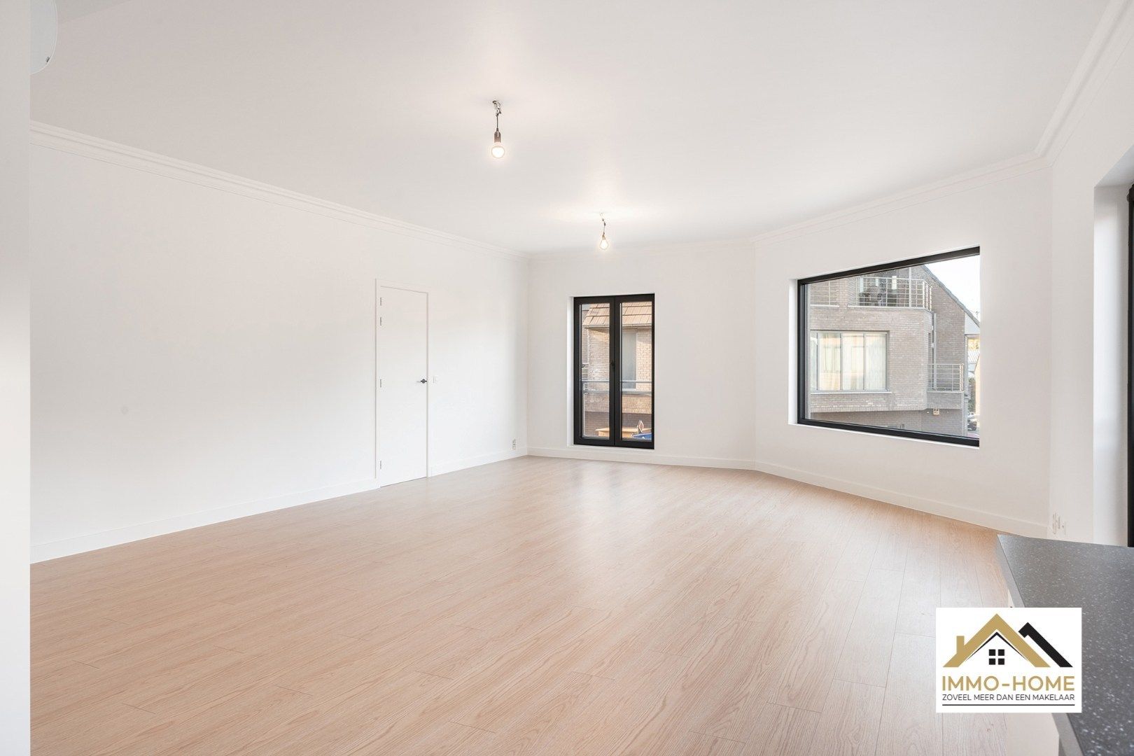 Prachtig gerenoveerd appartement centrum Wachtebeke!  foto 3