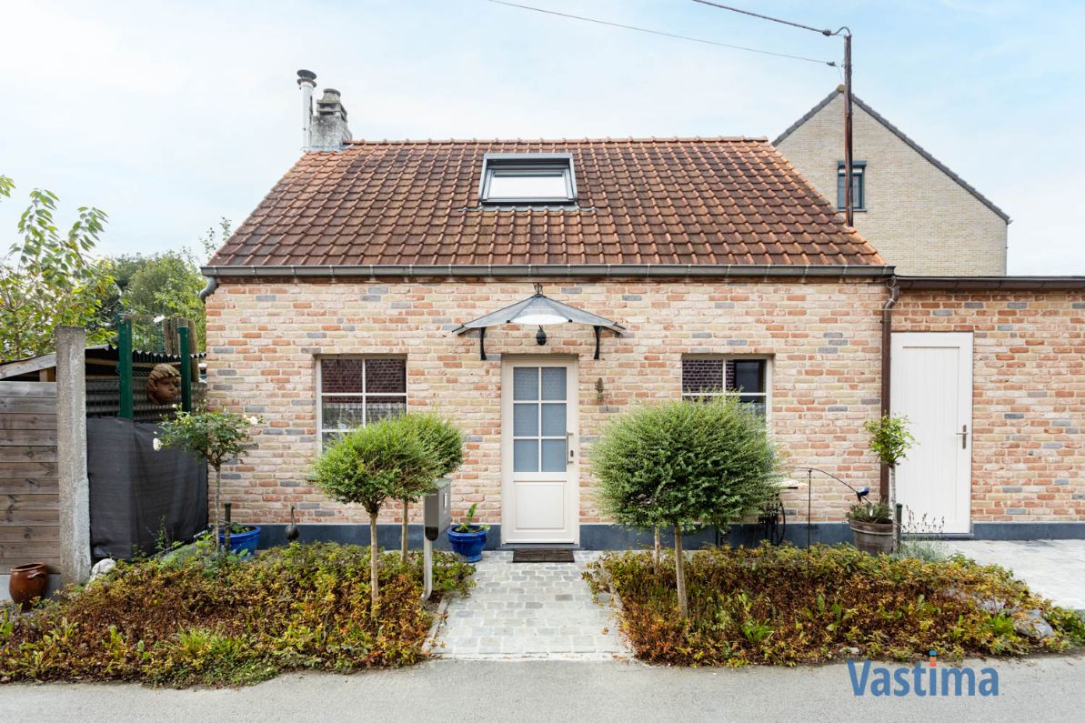 Compacte vernieuwde woning met terras in doodlopende straat foto 3