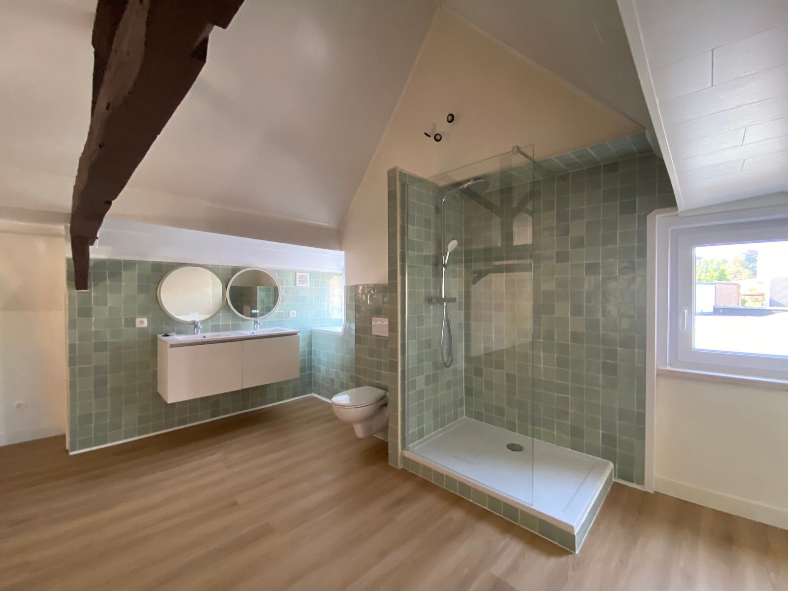 Gerenoveerde woning op wandelafstand van het centrum. foto 12
