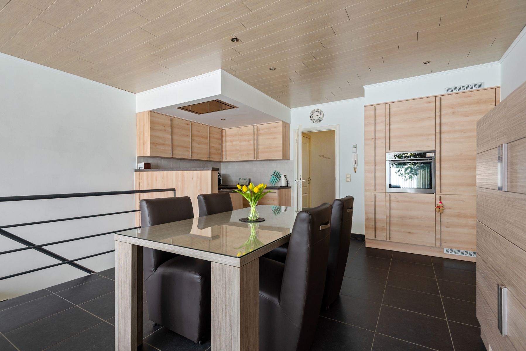 Gelijkvloers appartement met tuin en veelzijdige extra ruimte te Boom foto 12