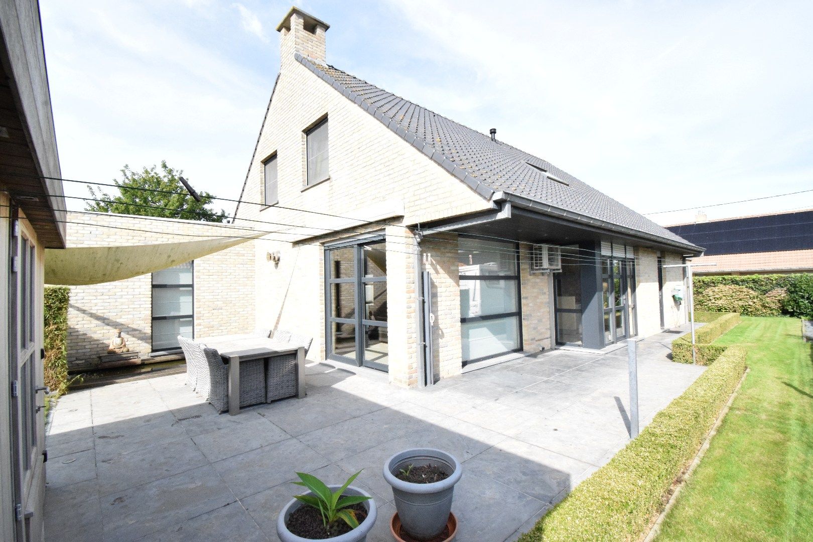 Recente villa met 4 slaapkamers, garage en zonnige tuin in Merkem  foto 4