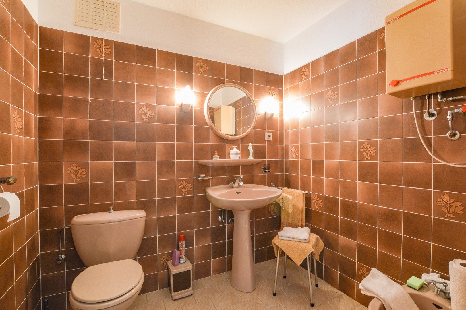 Op te frissen ruime woning op 514 m² in het centrum van Eernegem foto 18