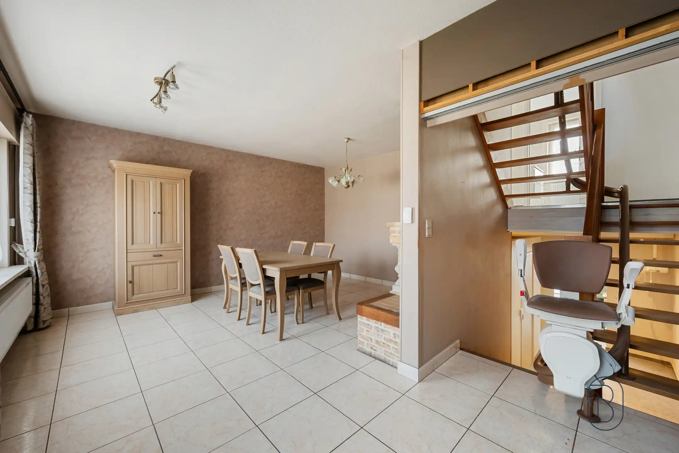 Ruime instapklare woning met 4 slpk, garage en tuin in Heule foto 16