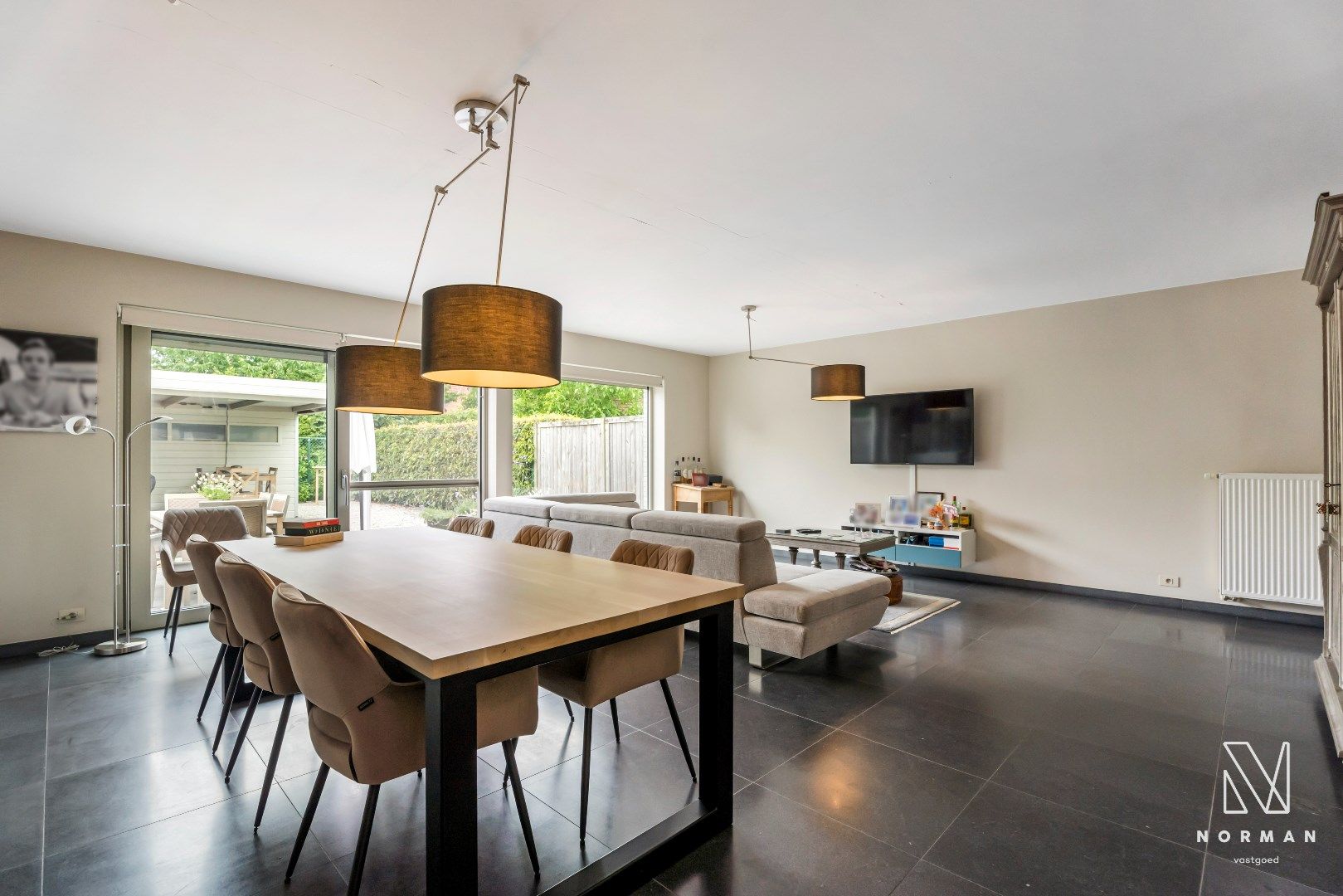 Instapklare & energiezuinige (EPC A) woning met 4 slpk - ideaal gelegen in Kortrijk foto {{pictureIndex}}