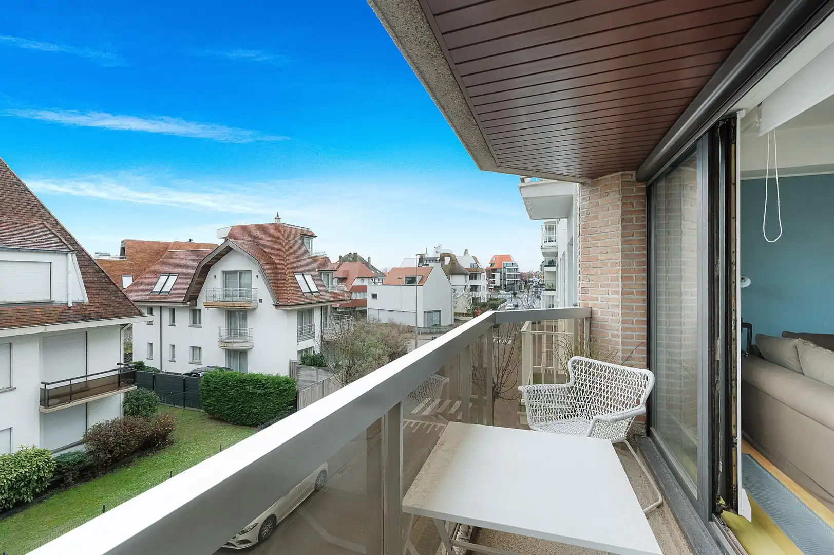 Zuidgericht appartement gelegen in de Jozef Nellenslaan in het prestigieuze Albertstrand. foto {{pictureIndex}}