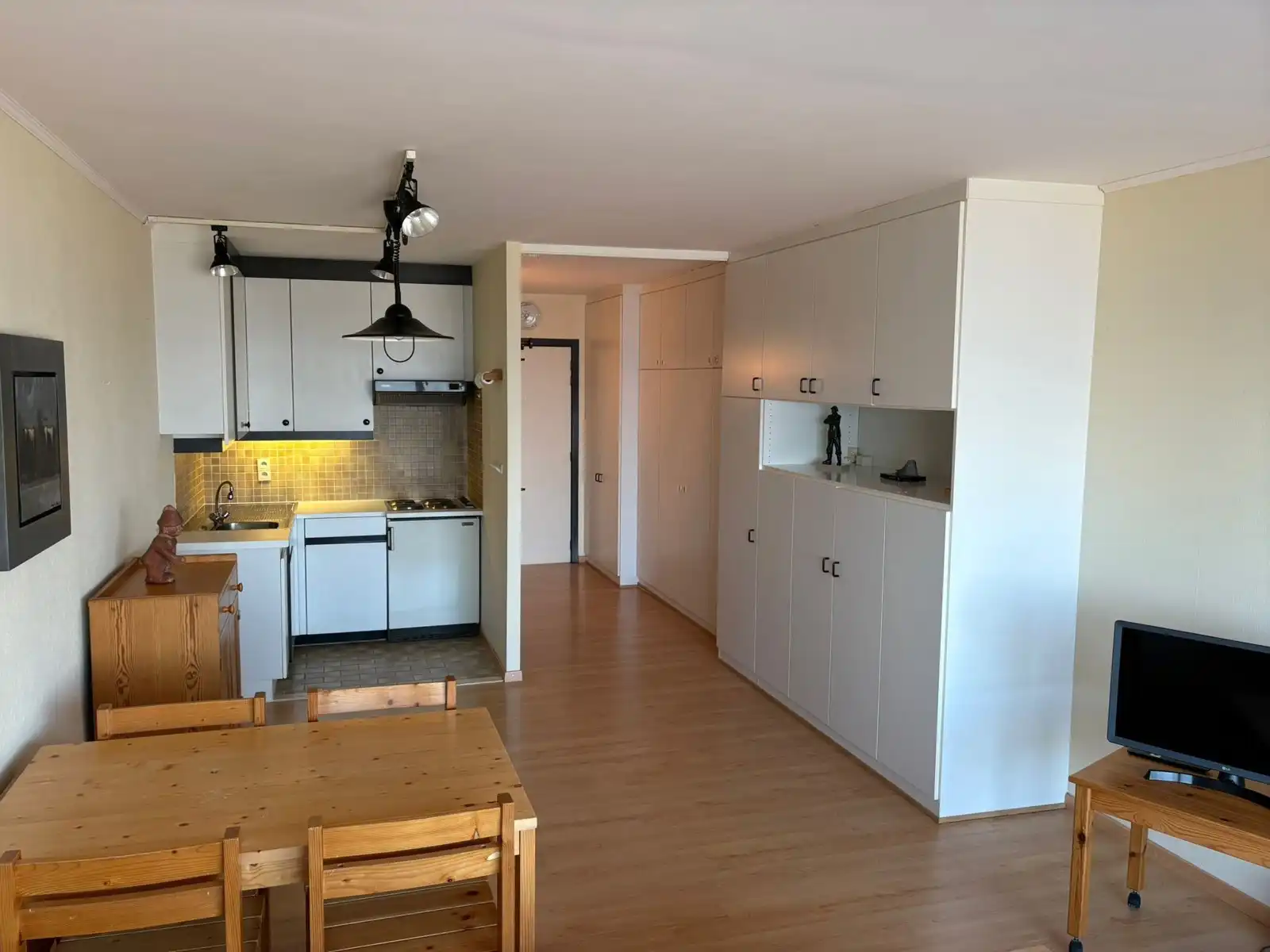 Ruime studio met zeezicht foto 8