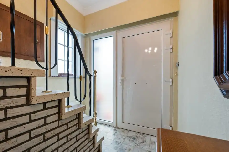 GEZELLIGE GEZINSWONING MET 3 SLKS, GARAGE EN VEEL PRIVACY foto 9