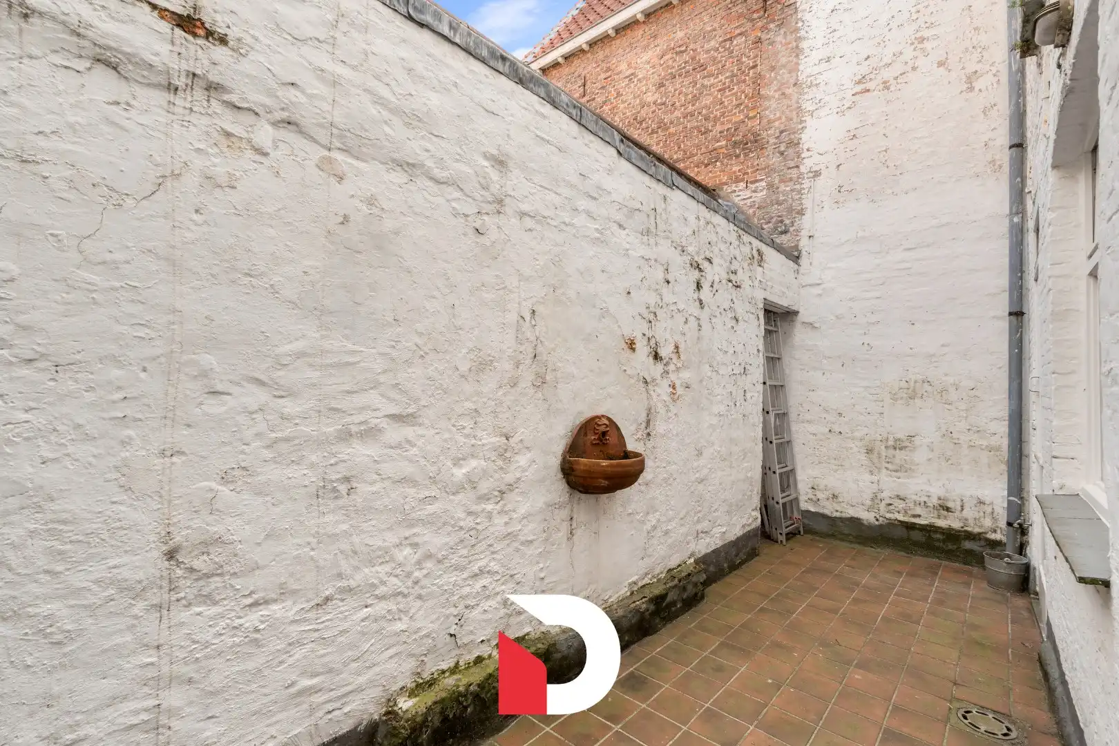 Karaktervolle woning met uitzonderlijk potentieel in hartje Brugge foto 12