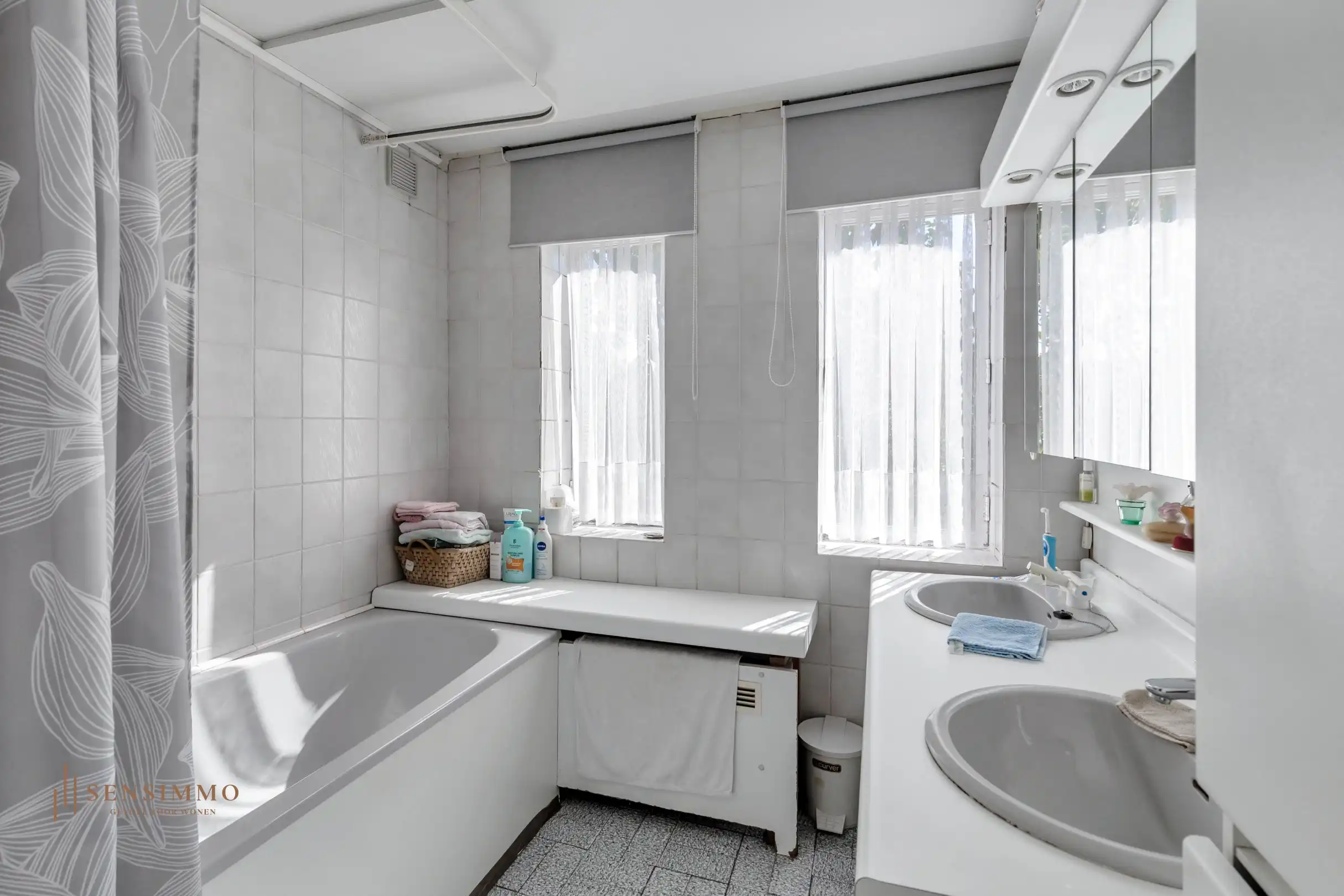 RUIME HALFOPEN WONING MET 4 SLAAPKAMERS OP RUSTIGE LIGGING foto 19