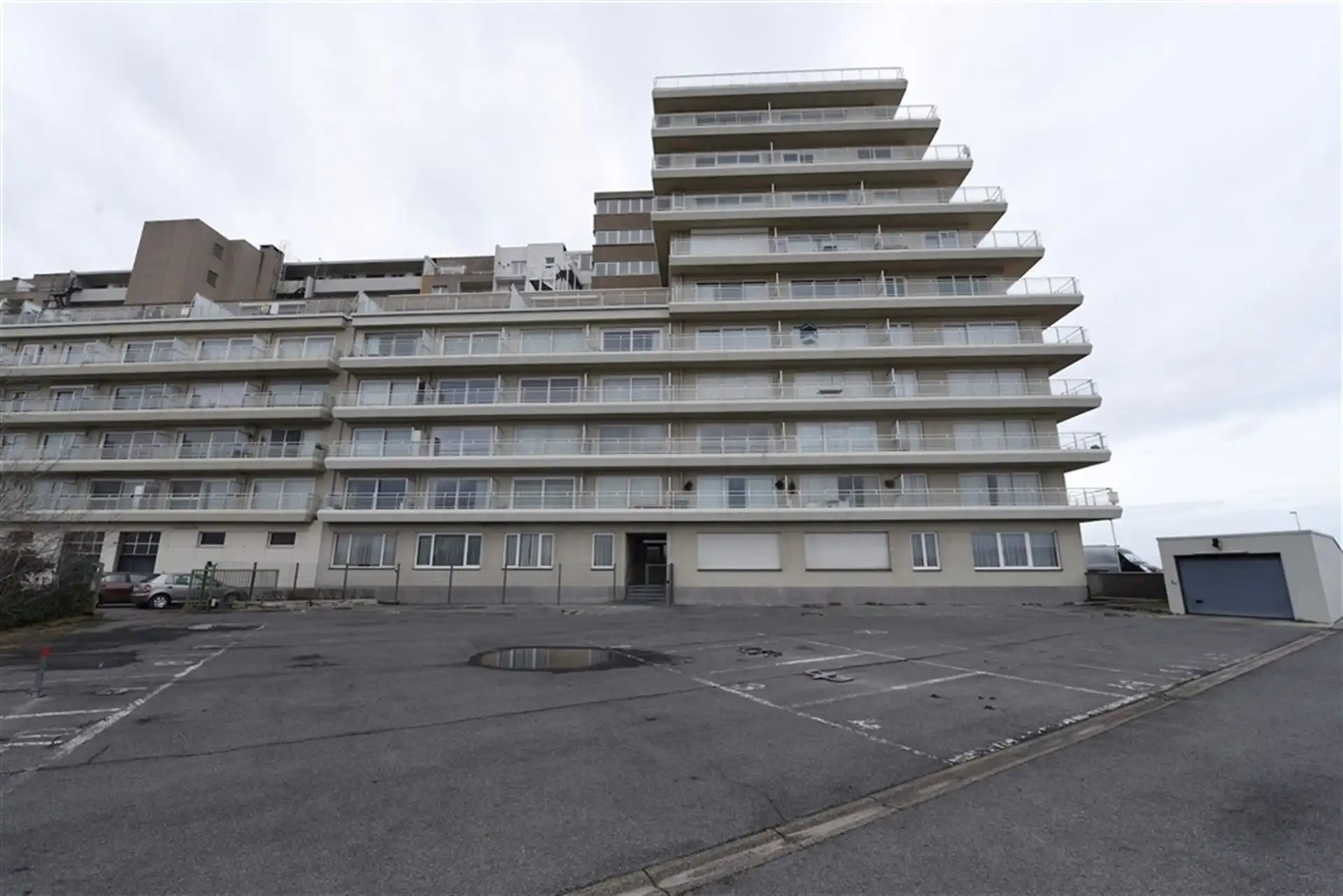 garage foto {{pictureIndex}}