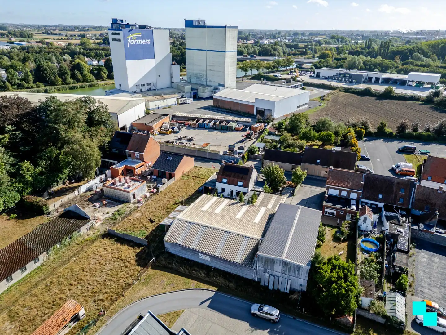 Magazijn van ca. 340m² in Ingelmunster foto {{pictureIndex}}