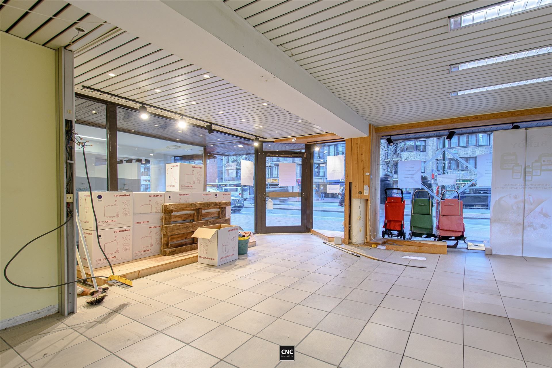 
Te huur: Handelspand op toplocatie in de Lippenslaan, Knokke! foto 4