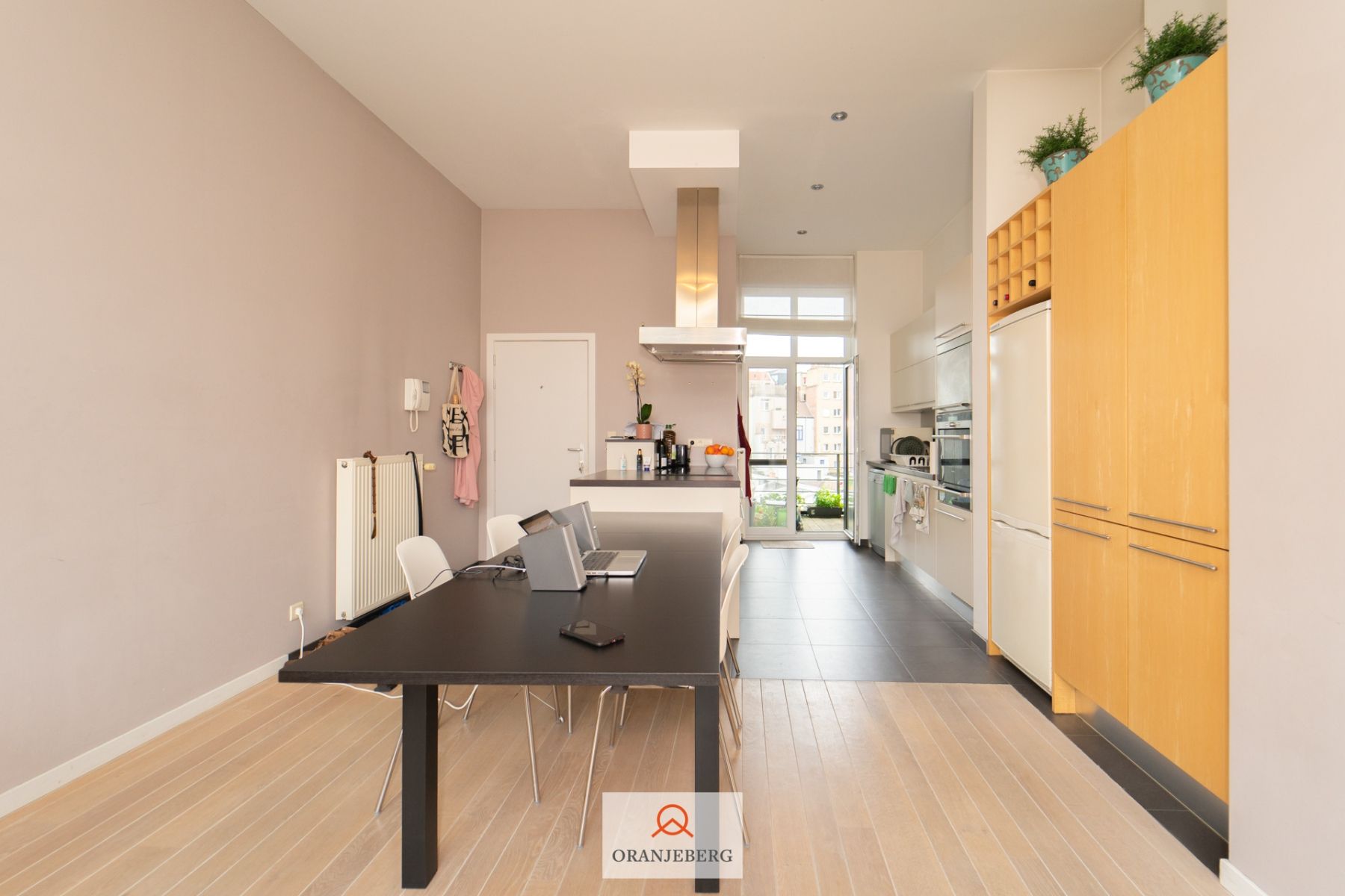 Mooi 2 slaapkamerappartement met uniek terras en autostaanplaats aan de Zuid foto 6