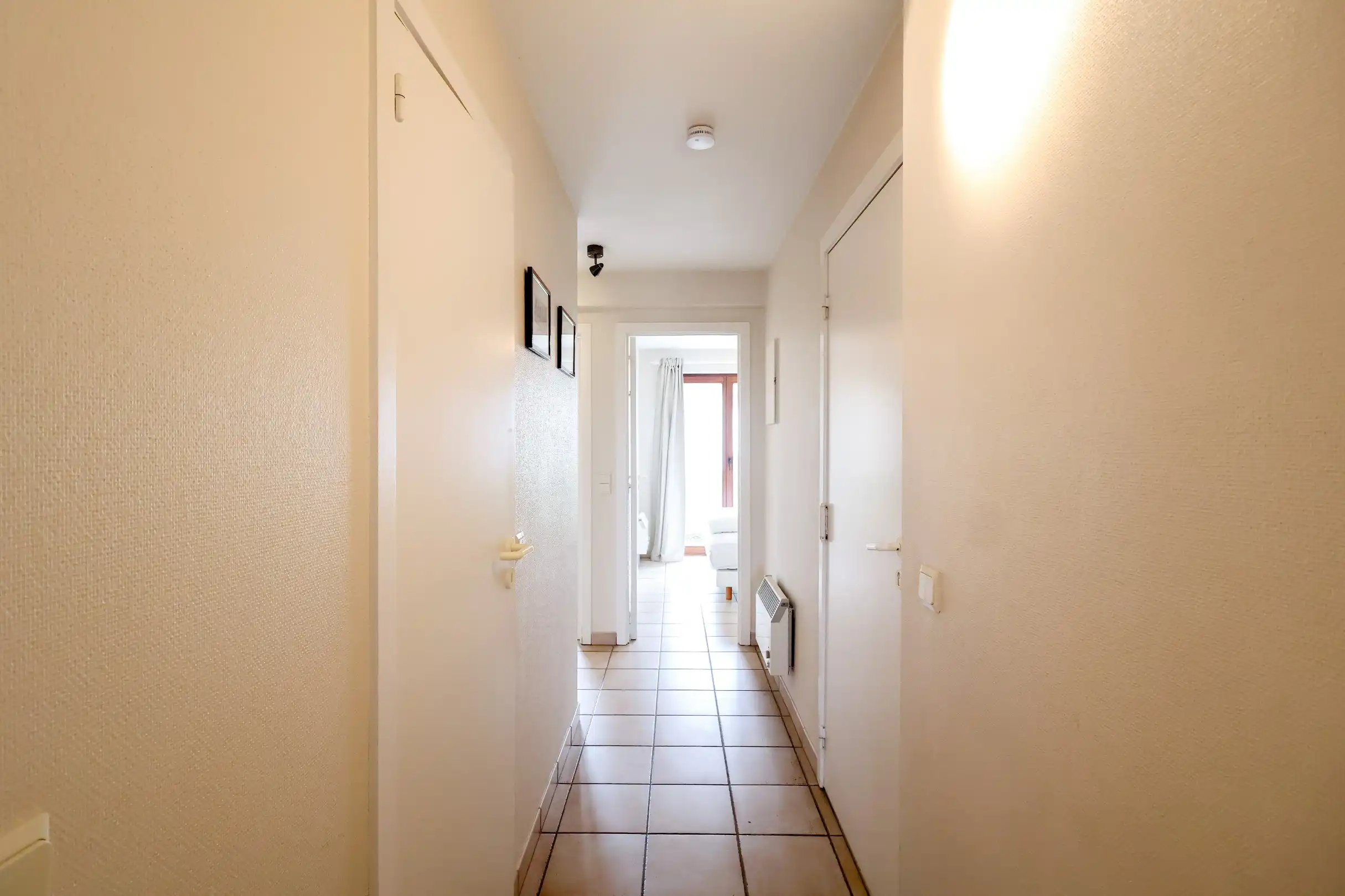 Instapklaar gelijkvloers appartement op wandelafstand van de Zeedijk en het strand! foto 9