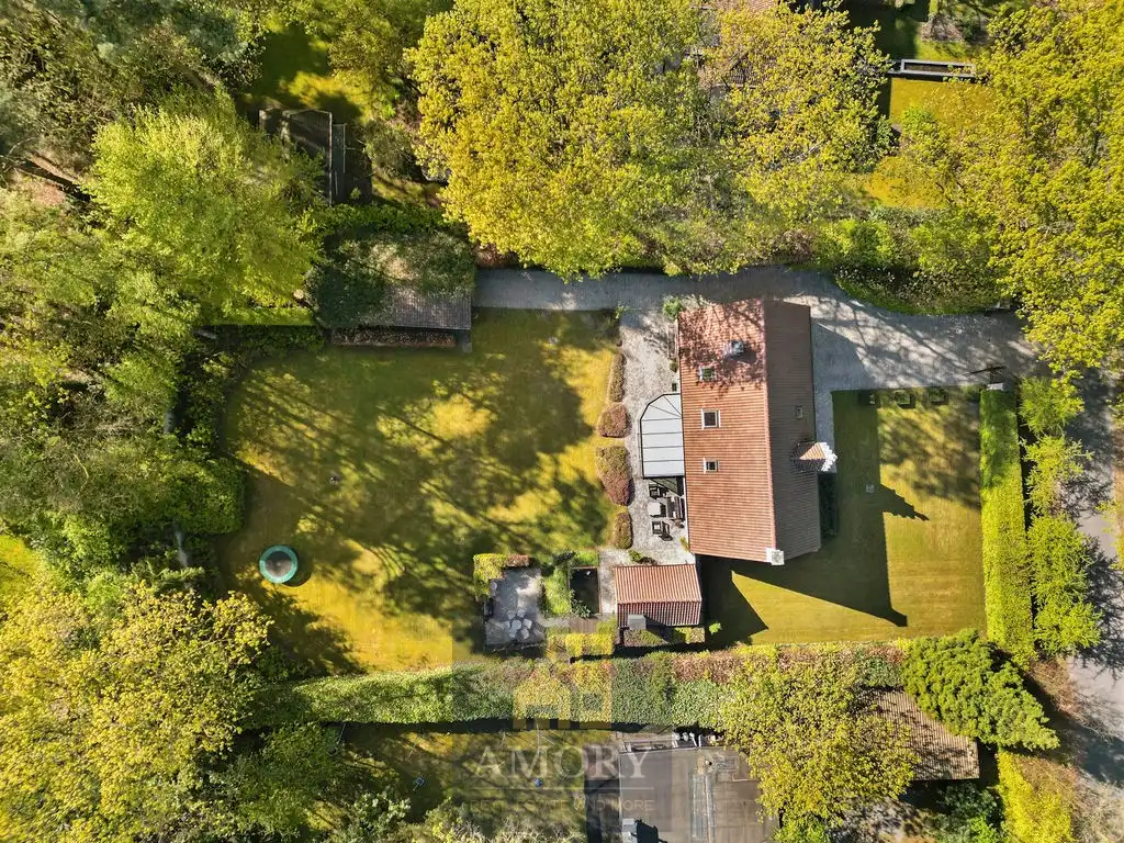 Karaktervolle villa met uitzonderlijke tuin op toplocatie! foto 3