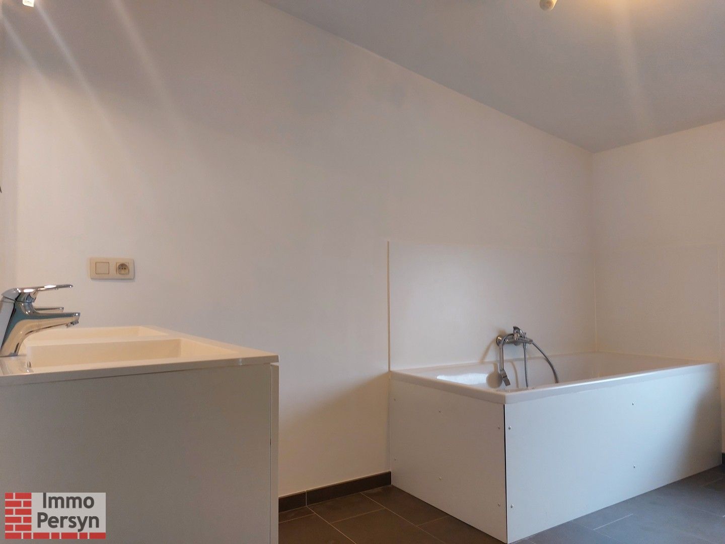 Gezellige rijwoning met kleine stadstuin foto 16