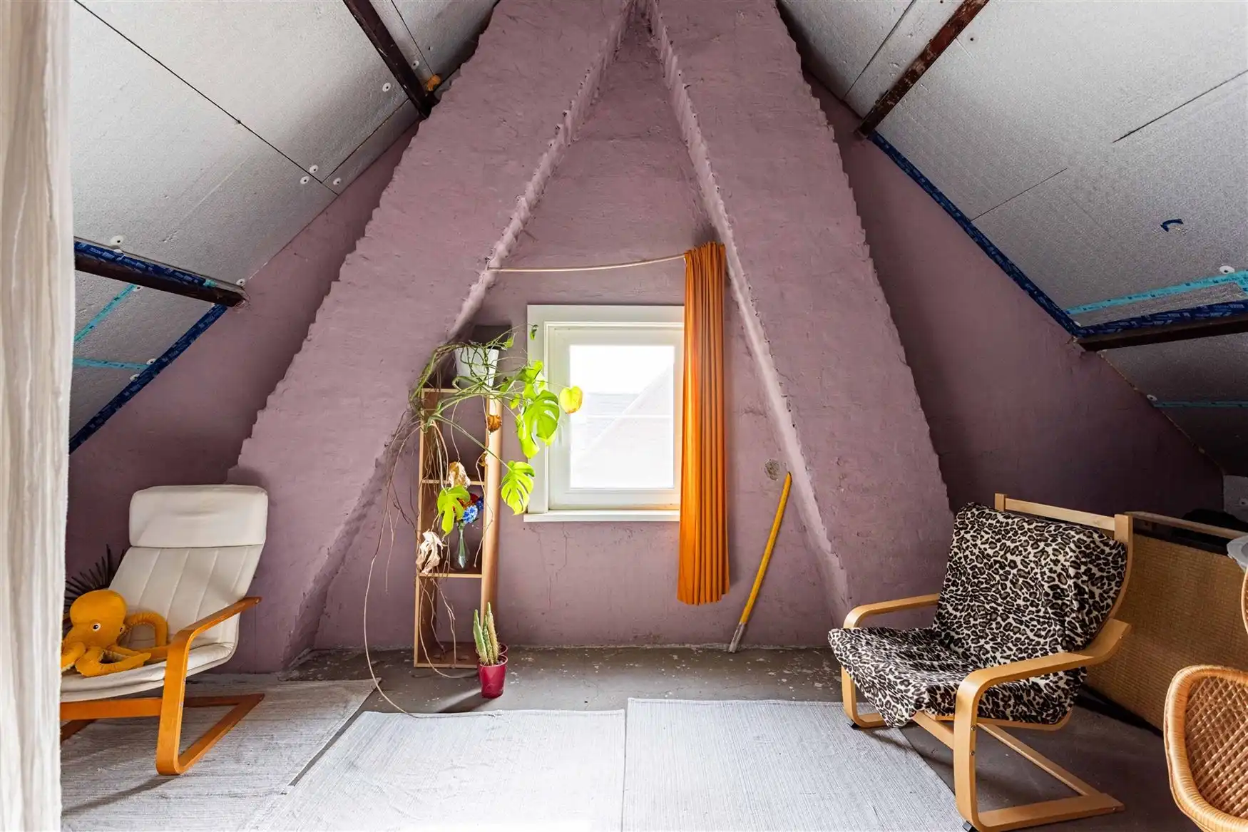 Een huis met karakter. Een tuin met sfeer foto 21